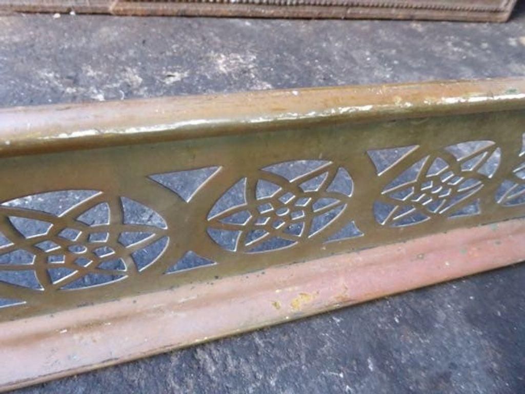 20th Century English Victorian Style Fireplace Fender photo vinterior