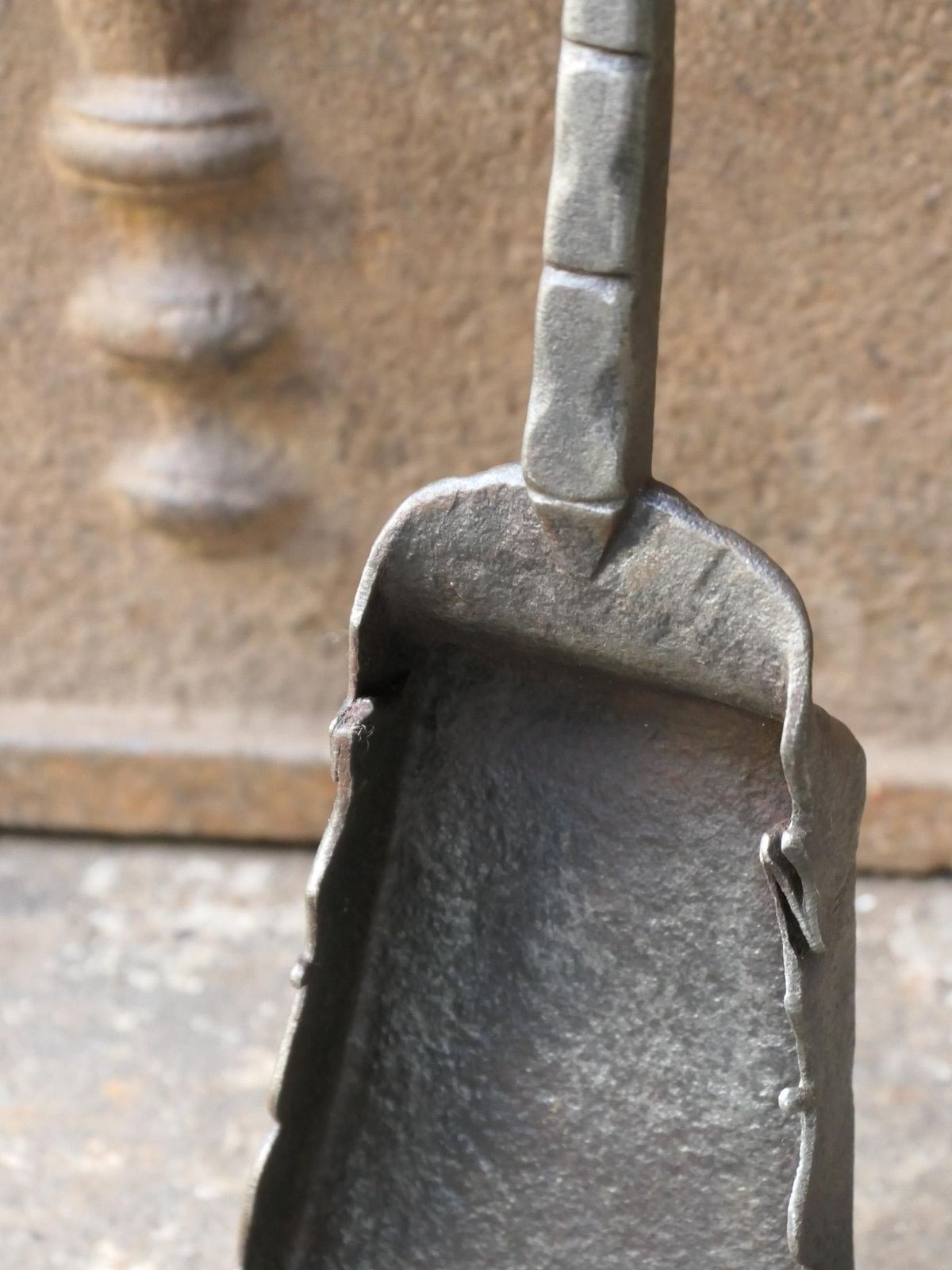 photo furniture Large 18th Century French Fireplace Shovel Or Fire Shovel