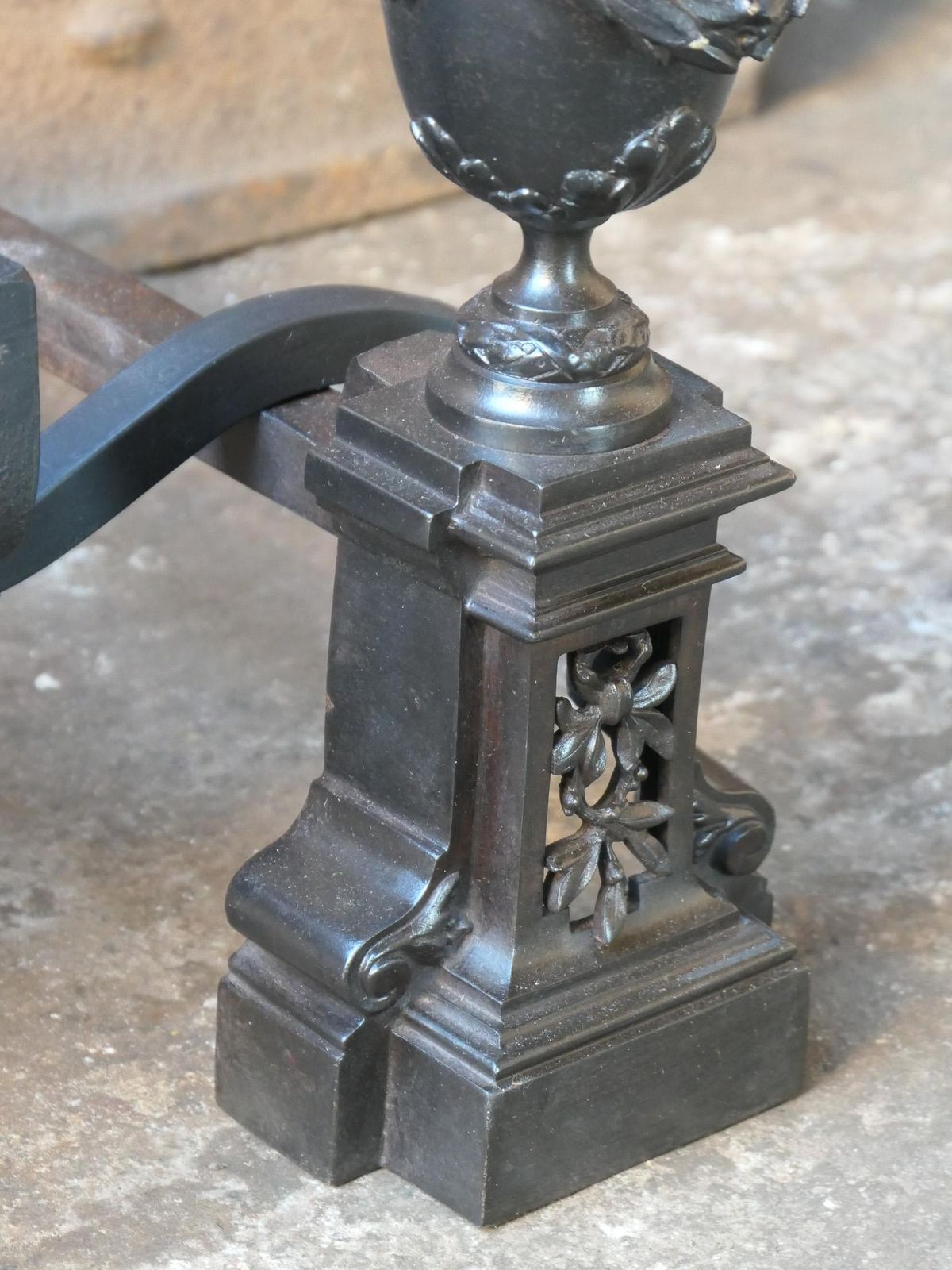photo vinterior 18th 19th Century French Neoclassical Fireplace Grate Or Fire Grate