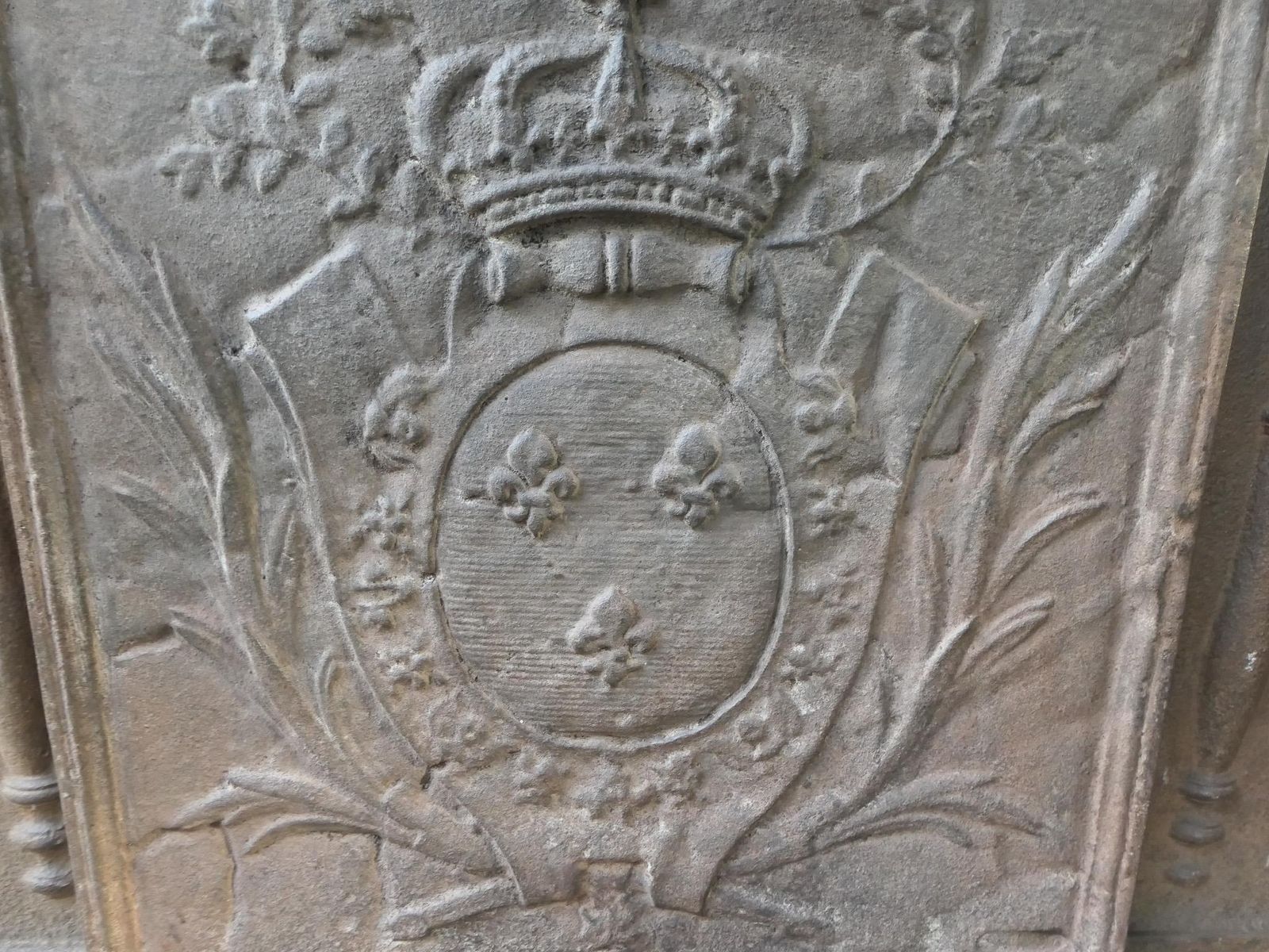 576.0 French Louis XV Style 'Arms Of France' Fireback / Backsplash photo