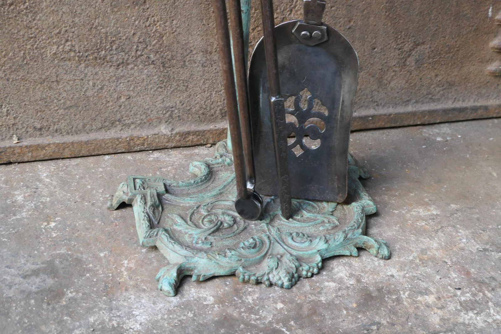 photo furniture English Set Of Fireplace Tools, Victorian Companion Set, 19th Century