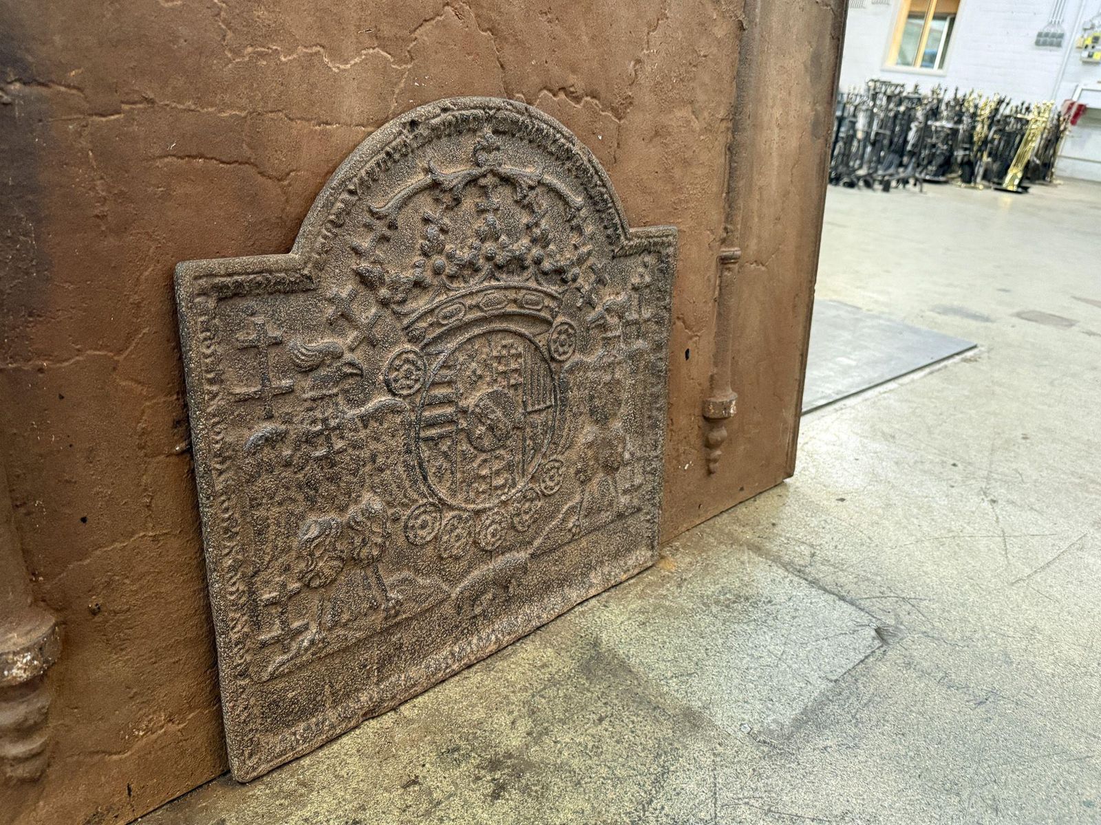 photo furniture Early 18th Century French 'Arms Of Lorraine' Fireback / Backsplash
