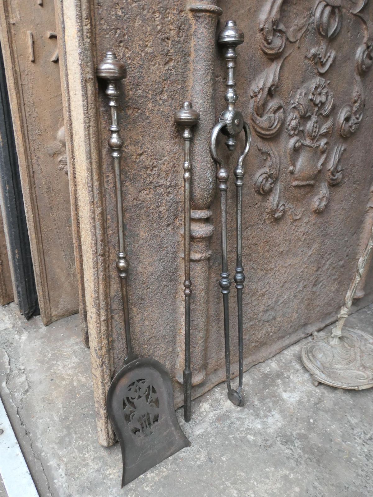 photo vinterior 18/19th C. English Georgian Fireplace Tools