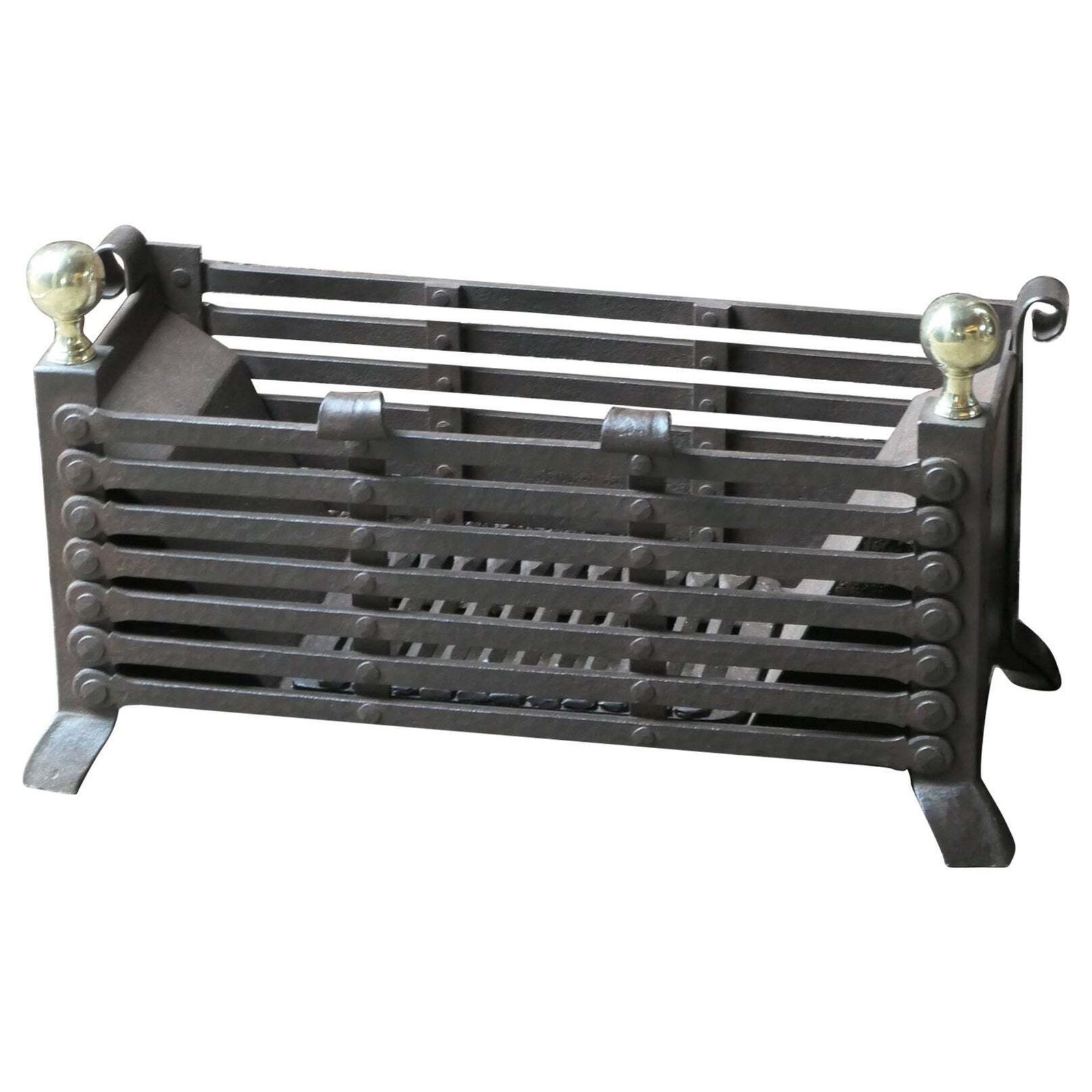 19th Century English Victorian Fireplace Grate Or Fire Basket