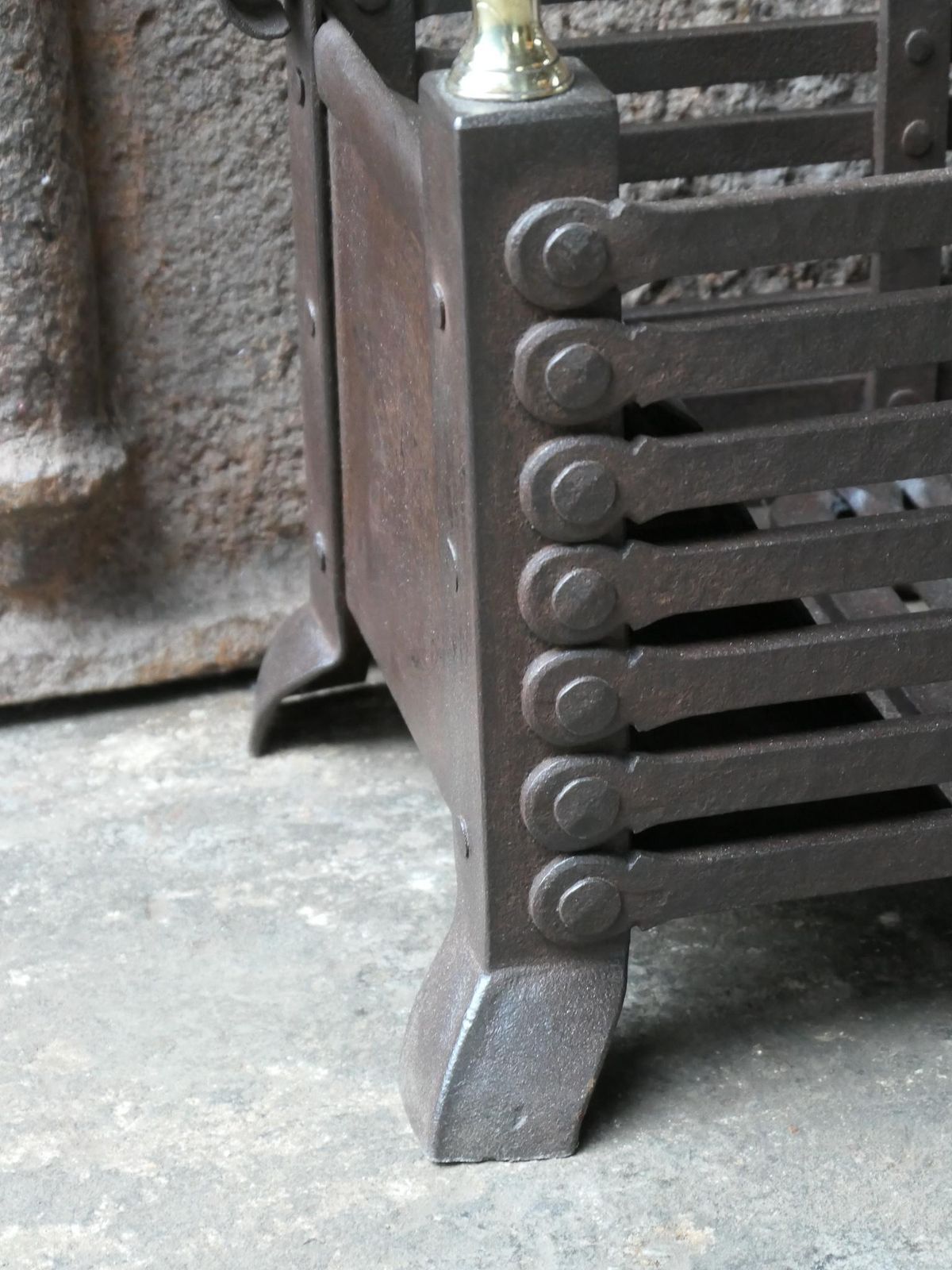 photo furniture 19th Century English Victorian Fireplace Grate Or Fire Basket