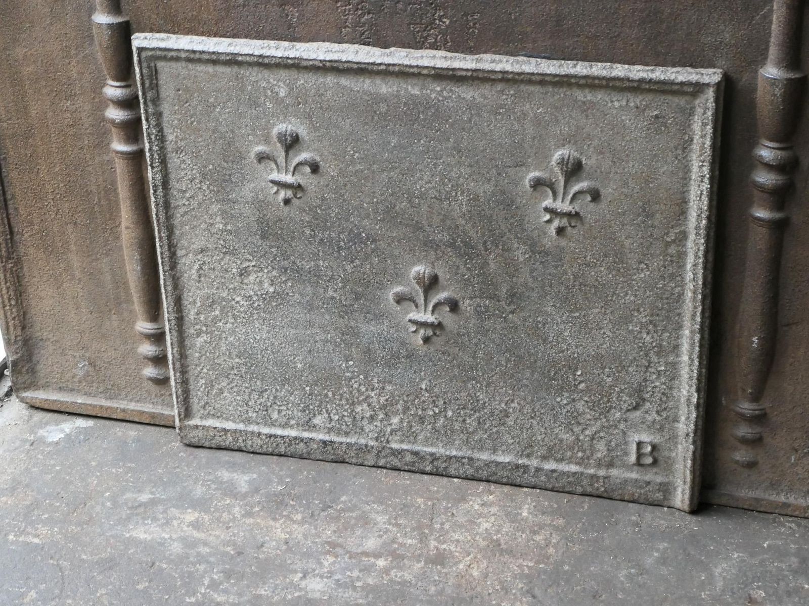 18th Century French Louis XV Fireback / Backsplash With Fleurs De Lys photo vintage