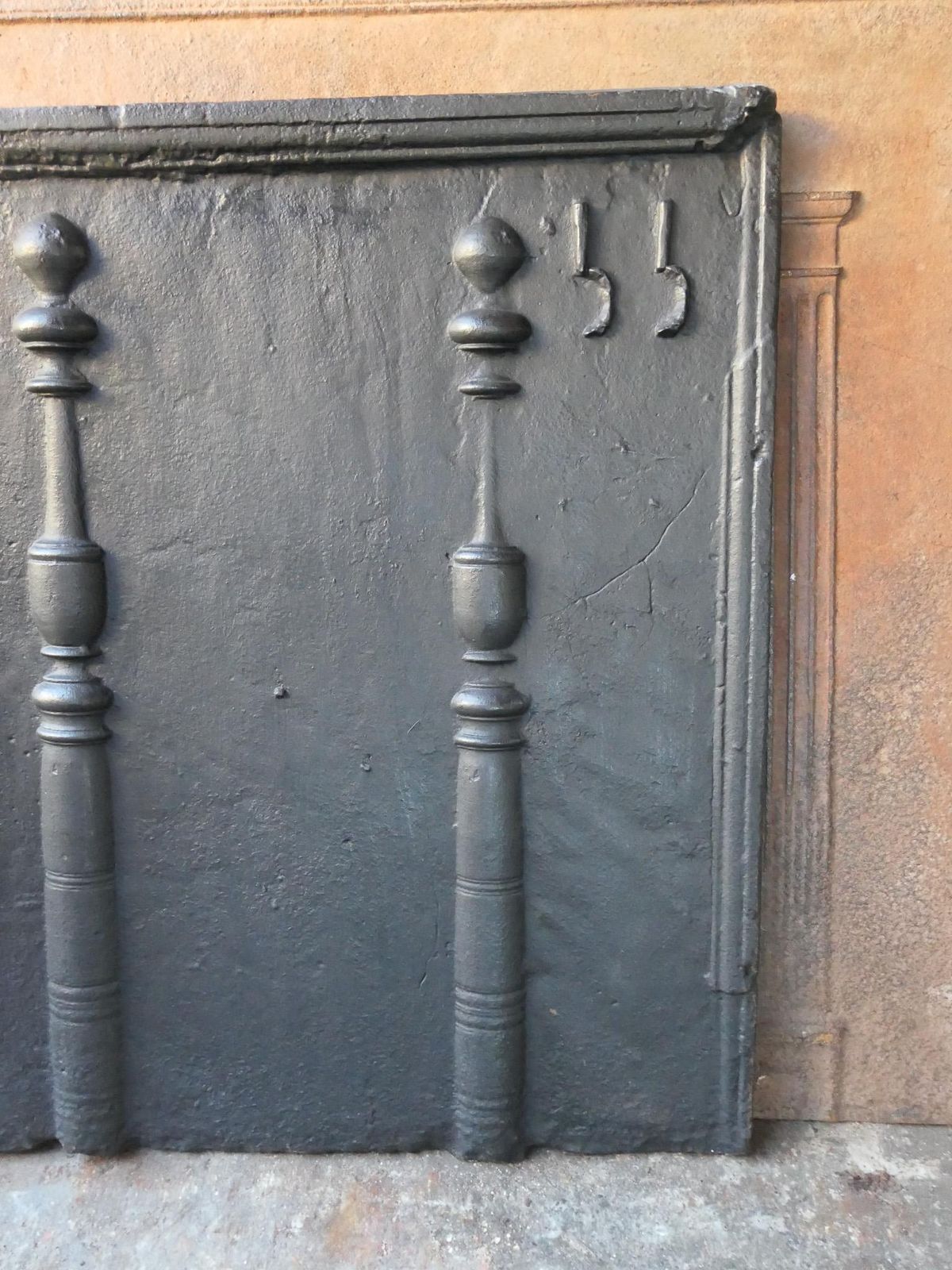 photo vinterior 18th Century French Fireback / Backsplash With Pillars Of Hercules, Dated 1755