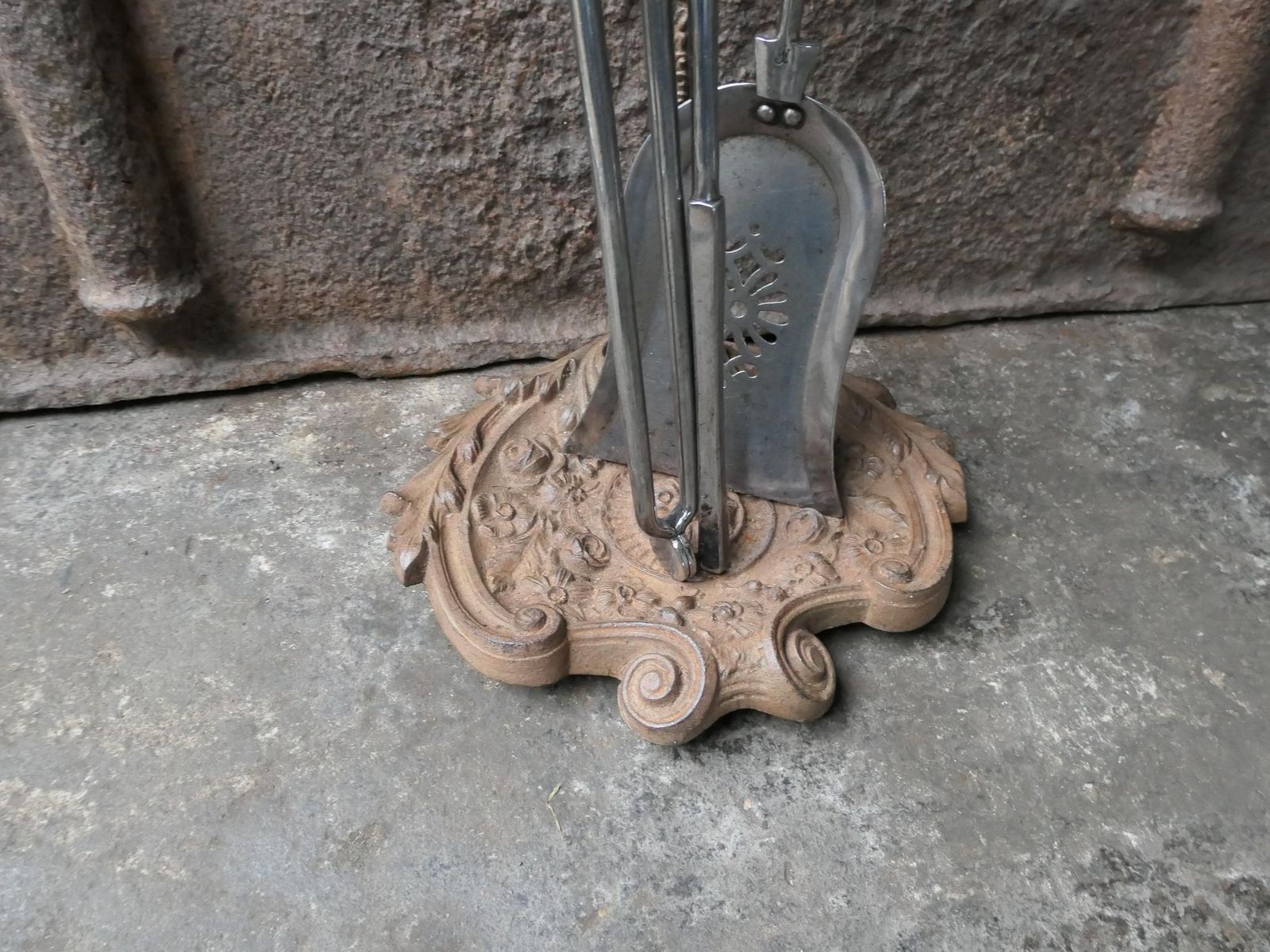 Large 19th C. English Iron And Polished Steel Victorian Fireside Companion Set photo vinterior