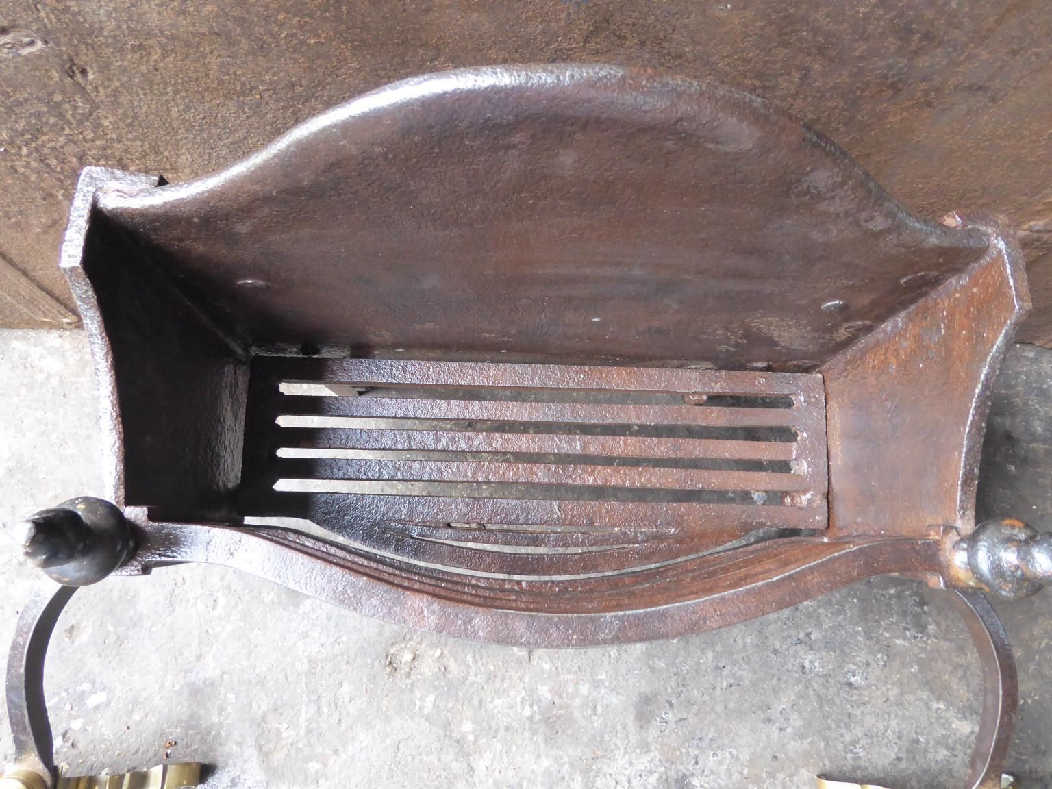 photo vintage Large 18th 19th Century French Neoclassical Fire Grate, Fireplace Grate
