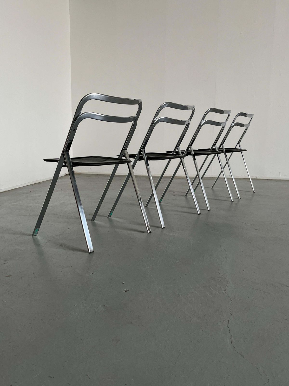 Set Of 4 Vintage Mid Century “Clio” Folding Chairs By Giorgio Cattelan For Cidue photo vintage