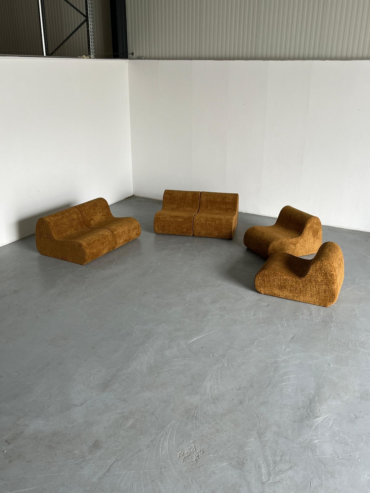 Italian Mid Century Modular Sofa Or Seating Set In Ochre Boucle, 1970s Italy photo vinterior