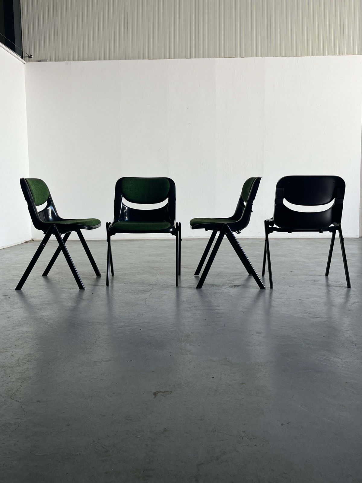 photo furniture Set Of 4 Space Age Desk Chairs By Giancarlo Piretti And Emilio Ambasz For Dorsal