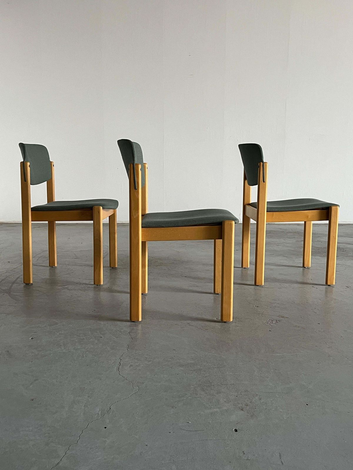 1 Of 15 Vintage Mid Century Modern Stackable Dining Chairs By Wiesner Hager, 80s photo 171.0