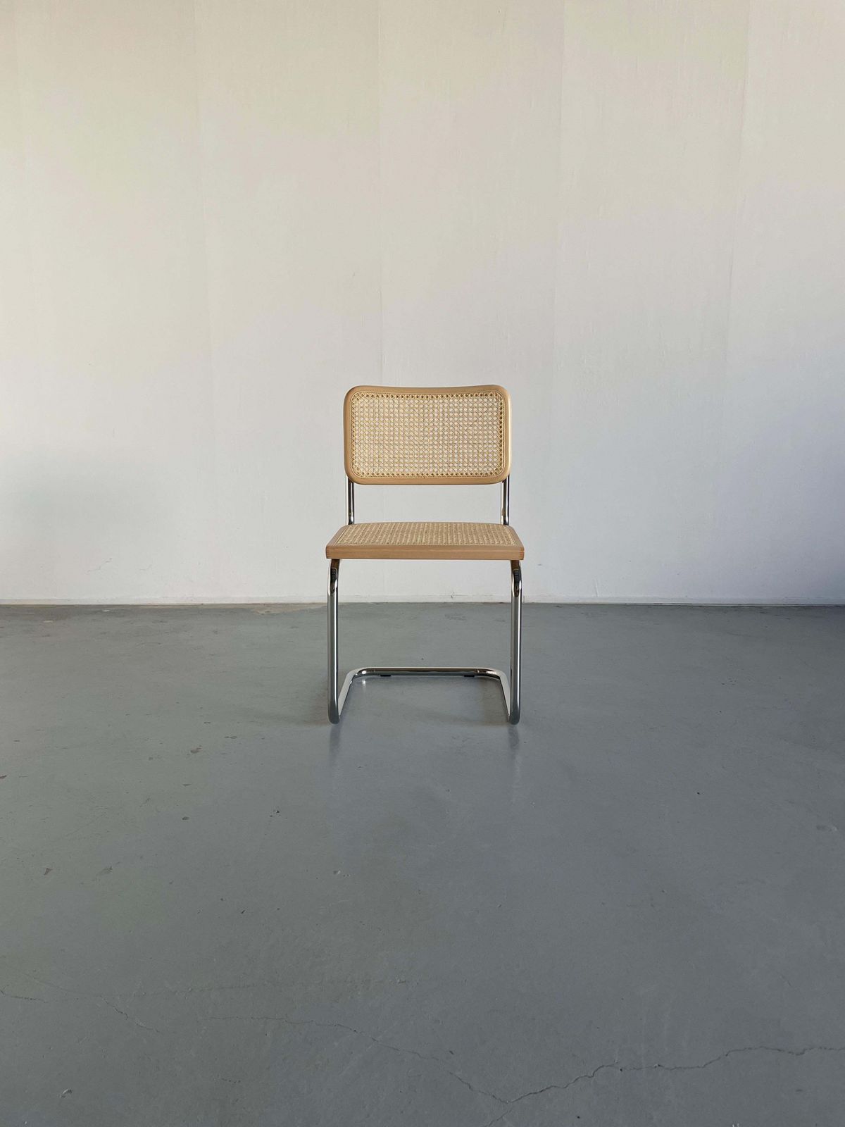 Cesca Mid Century Cantilever Chair, Marcel Breuer B32 Design photo vinterior