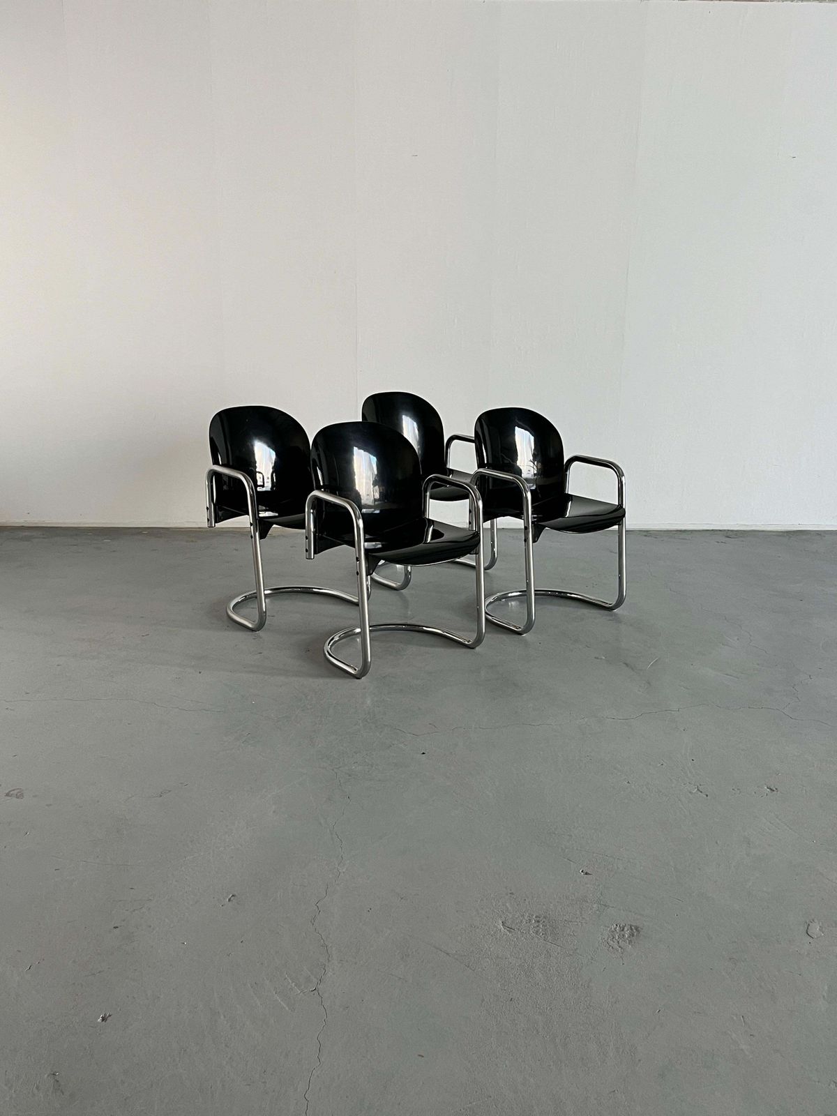Set Of 4 Vintage 'Dialogo' Chairs By Afra And Tobia Scarpa For B&B Italia, 1970s photo furniture