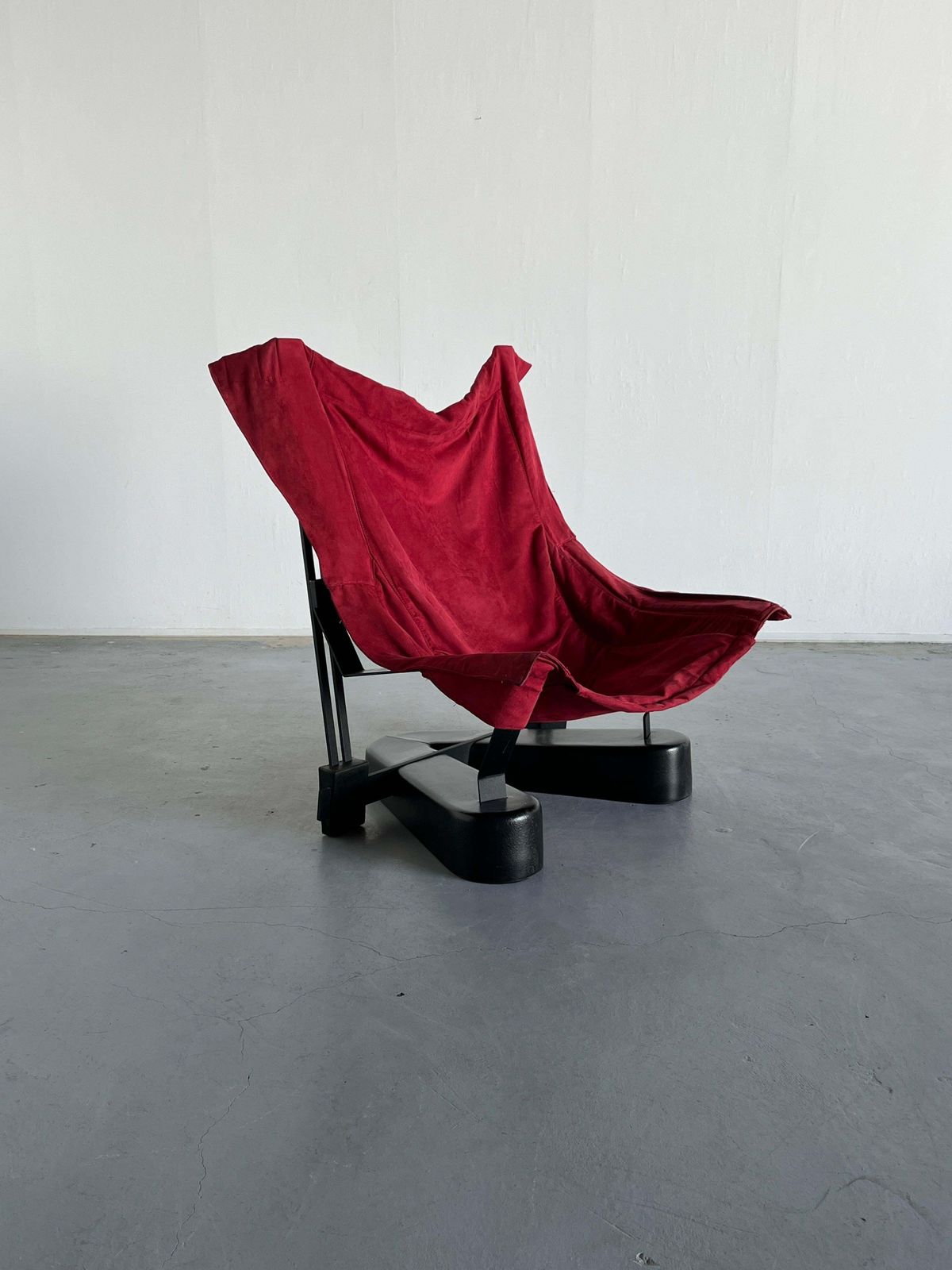 Large Italian Sling Butterfly Lounge Chair In Suede And Metal, 1980s photo furniture