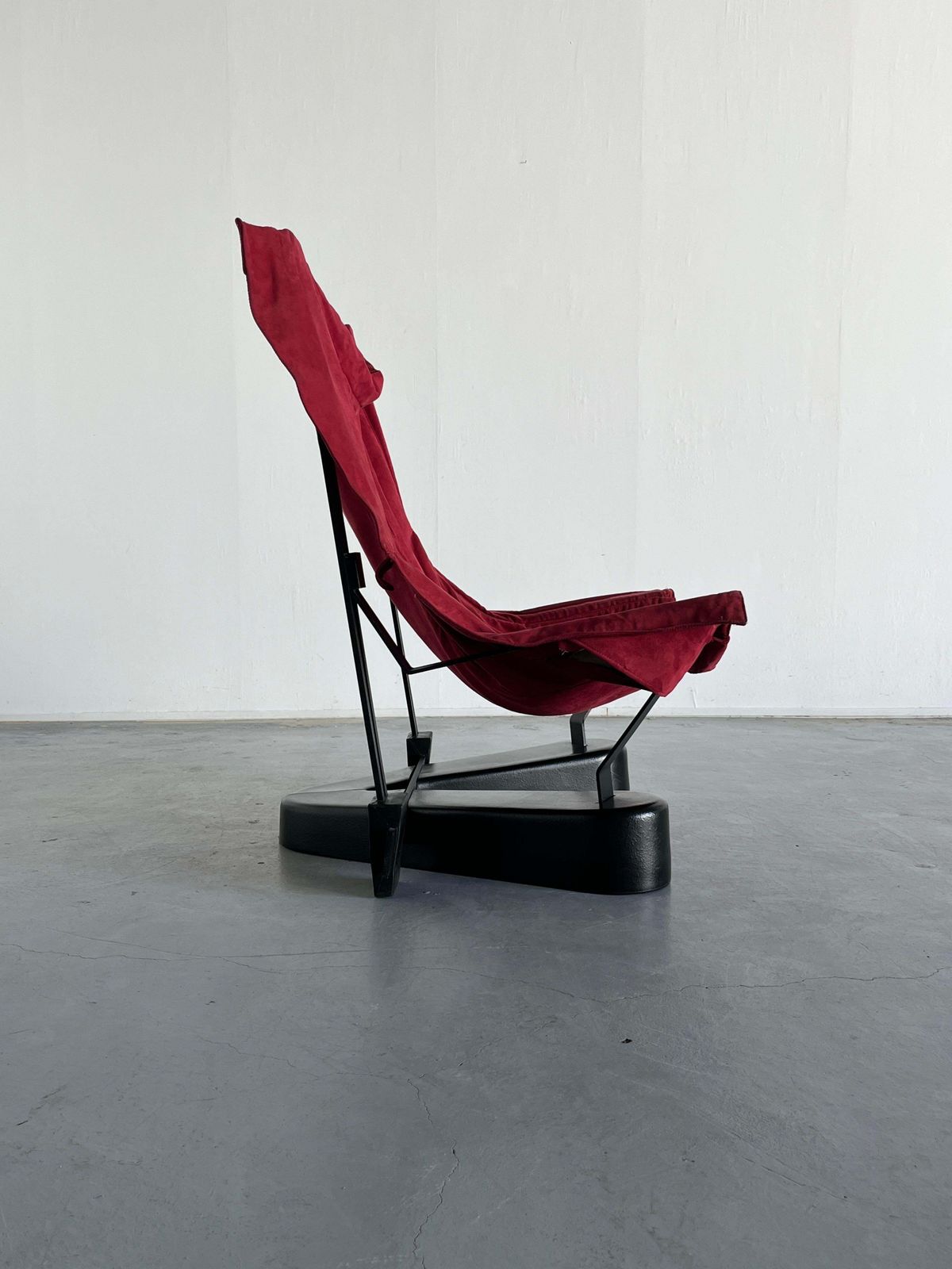 Large Italian Sling Butterfly Lounge Chair In Suede And Metal, 1980s photo buy