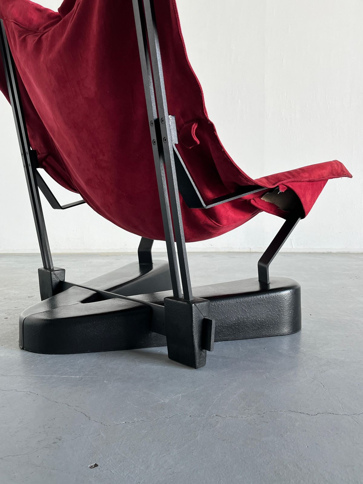 Large Italian Sling Butterfly Lounge Chair In Suede And Metal, 1980s photo vintage