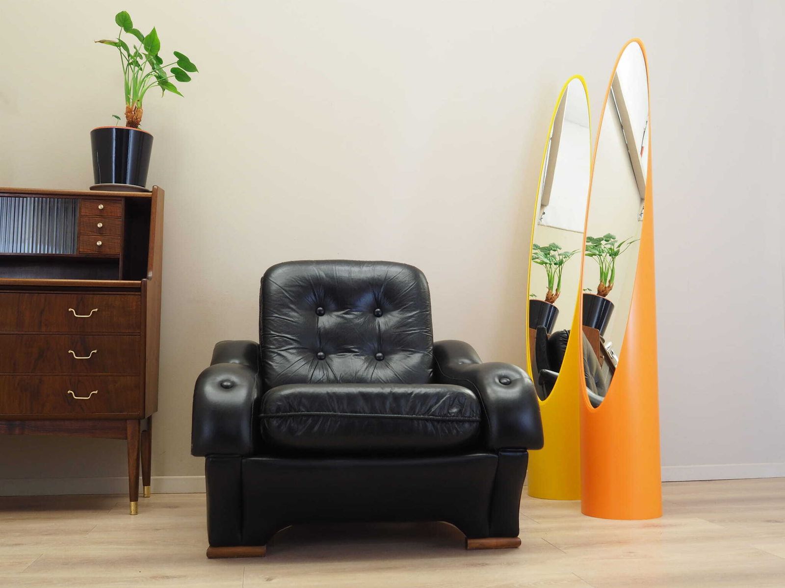 Zwarte Fauteuil, Italiaans Design, Jaren 1980, Productie: Italië photo 1079.0