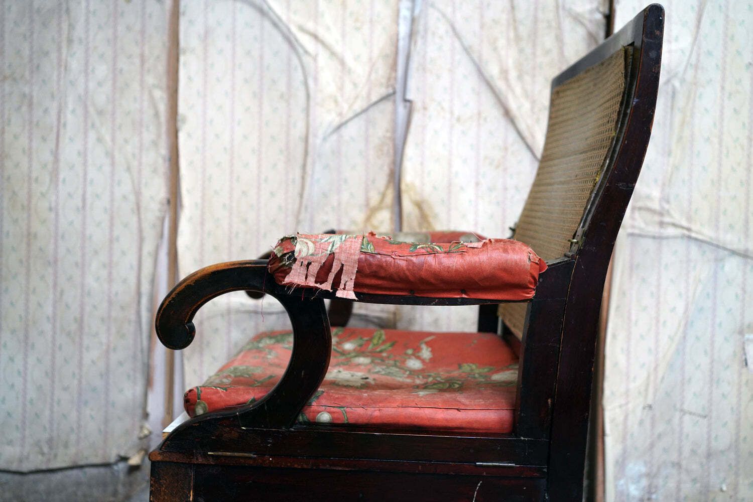 A Regency/William IV Period Mahogany Campaign & Silk Upholstered Armchair C.1825 37 photo buy
