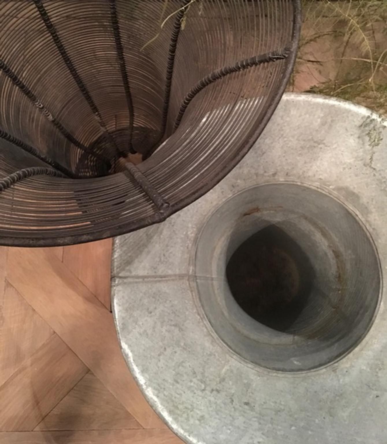 photo vinterior France Iron Wire Minimalist Vase And Planter Bowl