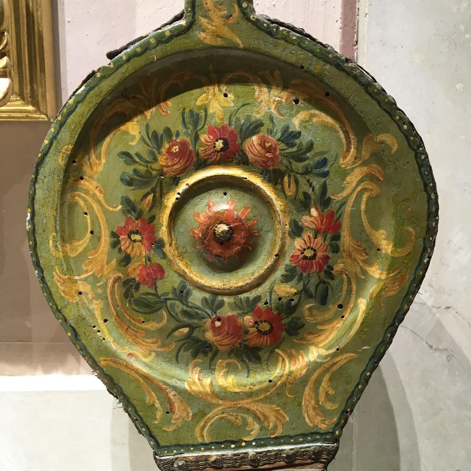 1750 Venezia Italy Green Lacquered Wooden Fireplace Bellows With Flowers photo for sale