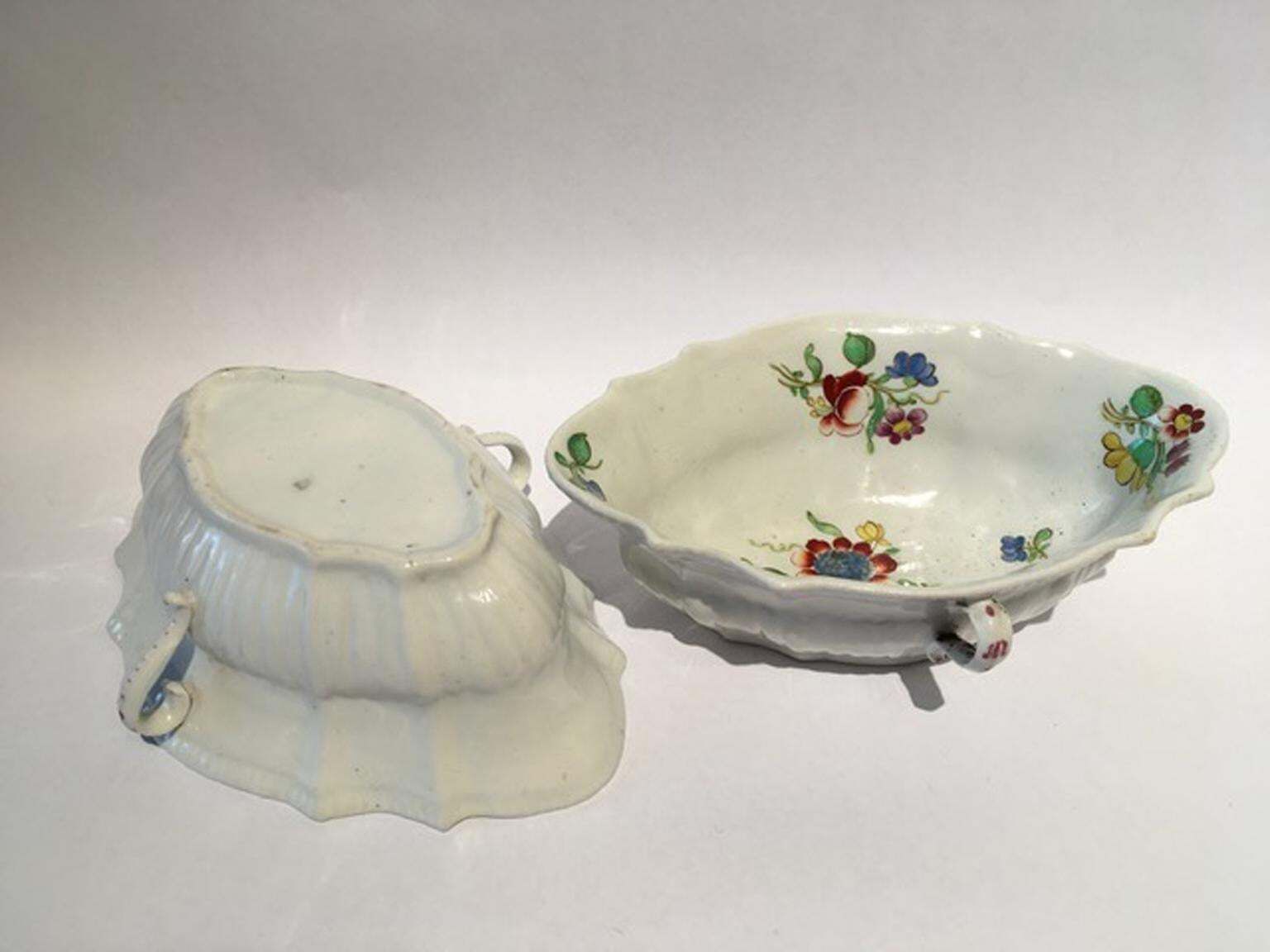 Italy 18th Century Italy Richard Ginori Doccia Pair Of Porcelain Sauce Bowls photo 1616.0