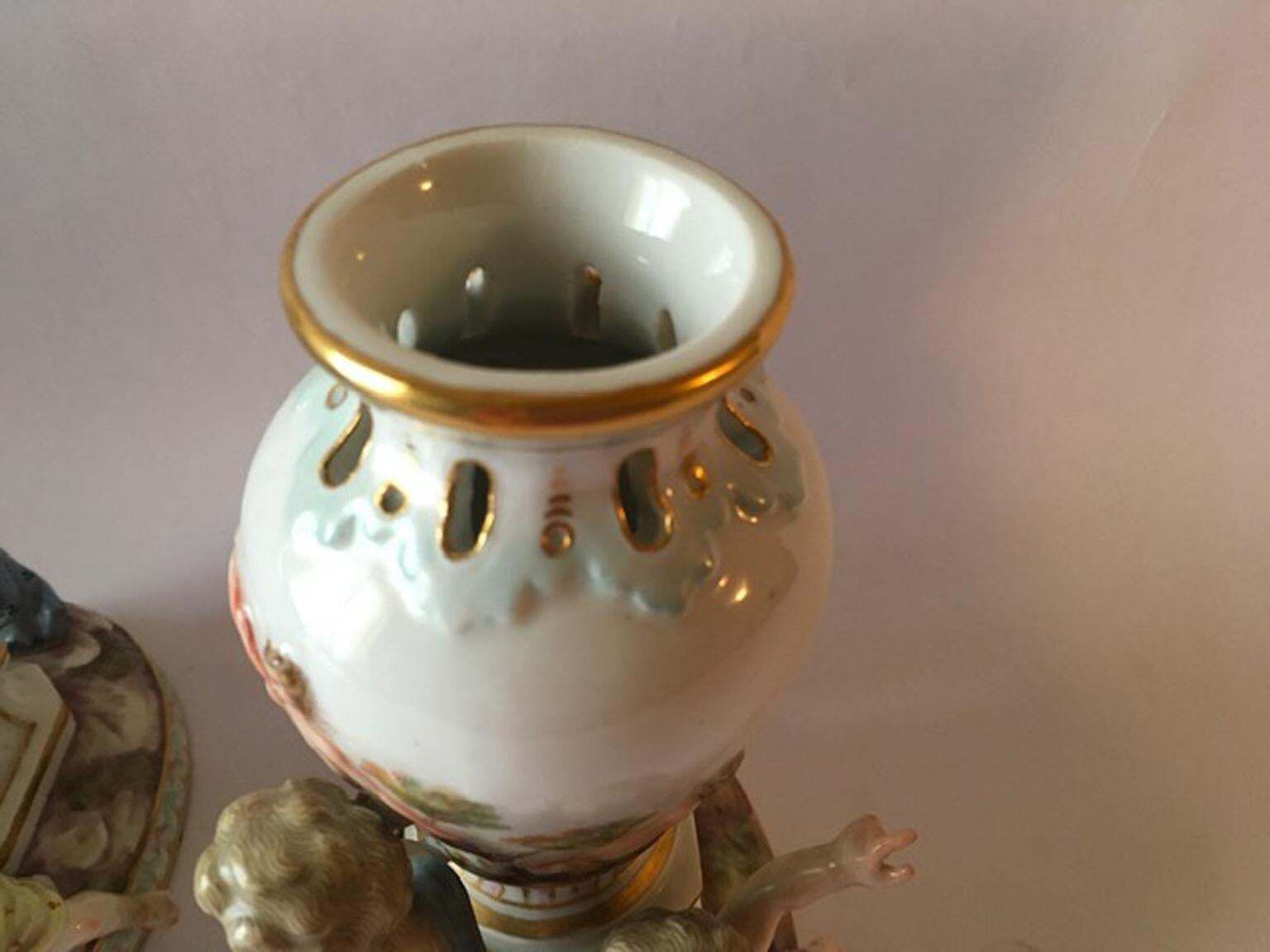 2382.0 Europe Mid 19th Century Meissen Pair Porcelain Vases photo