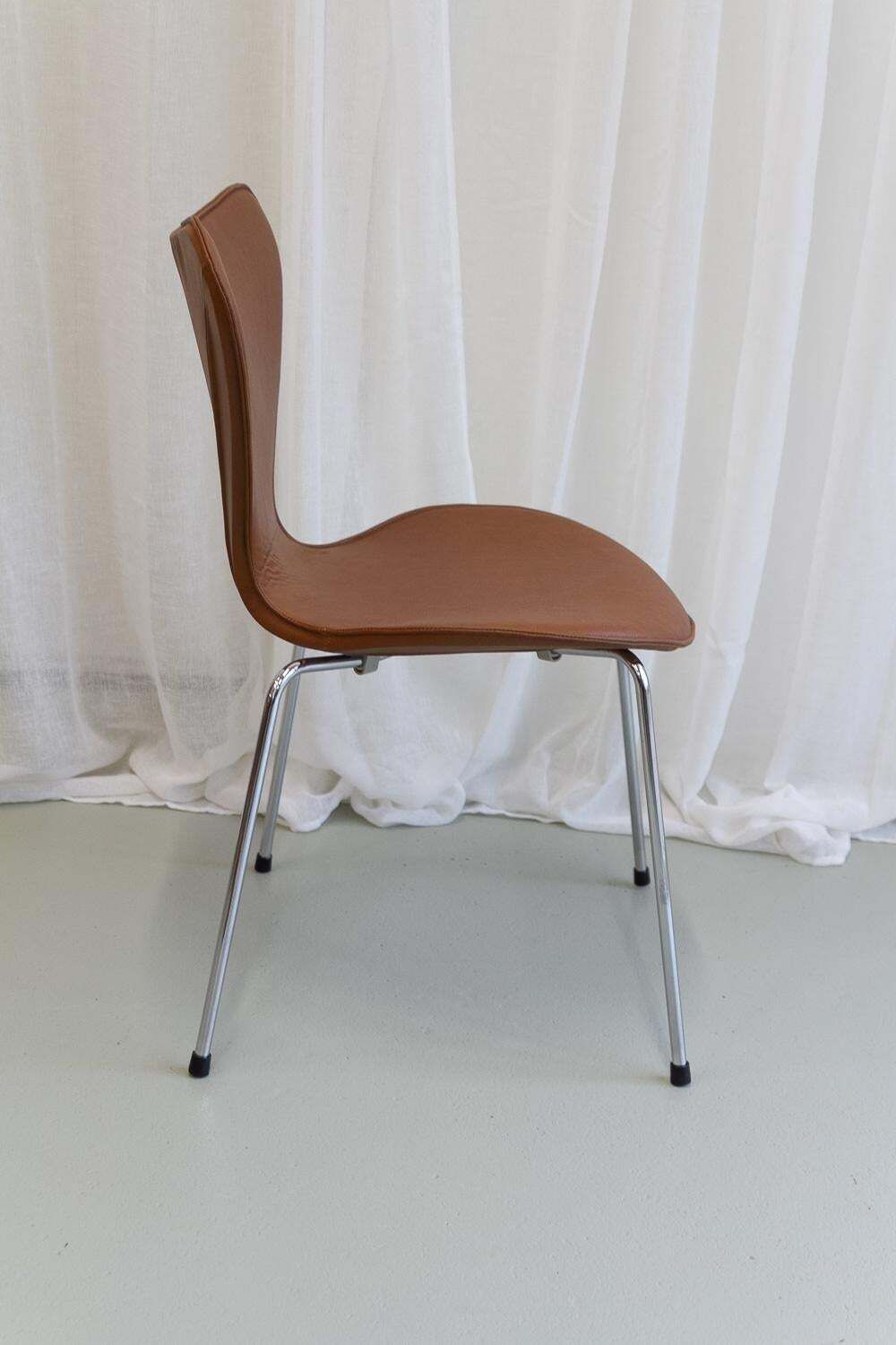 Series 7 Chair By Arne Jacobsen For Fritz Hansen, 2001. photo 383.0