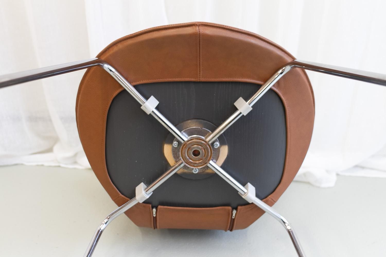 383.0 Series 7 Chair By Arne Jacobsen For Fritz Hansen, 2001. photo