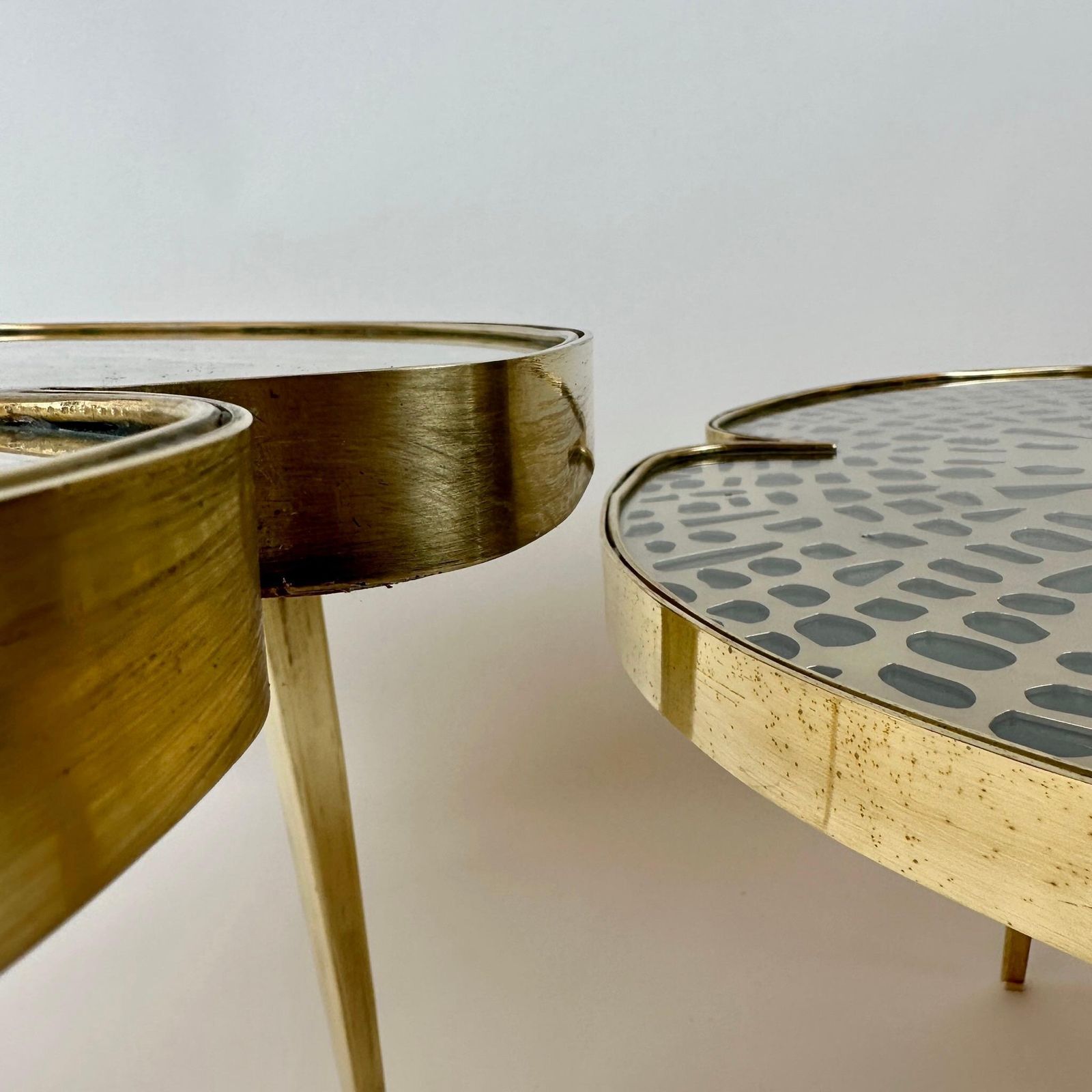 Late 20th Century Pair Of Brass & Transparent Glass Water Lilies Side Tables photo vinterior
