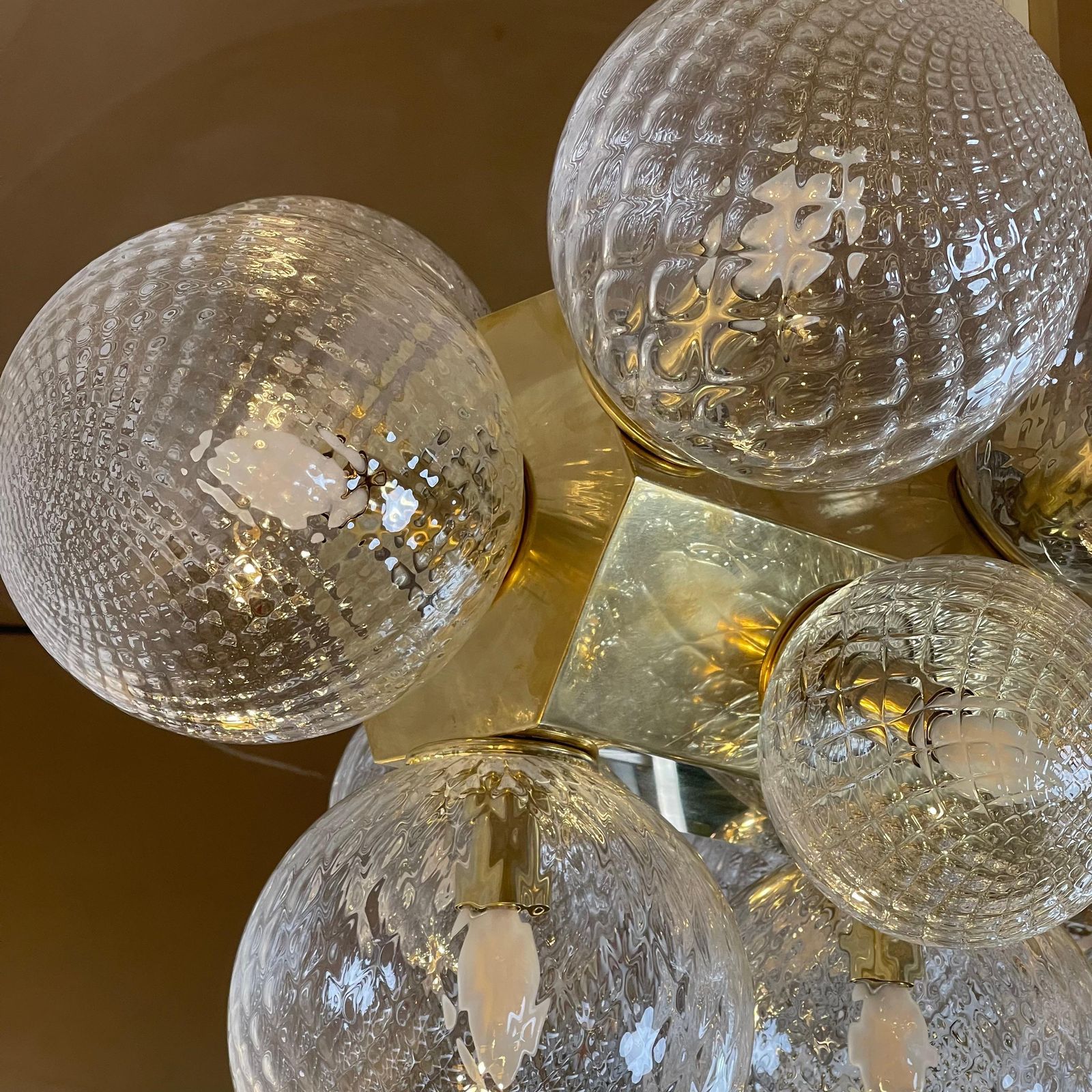 photo vintage Late20th Century Italian Brass W/ Transparent Murano Art Glass Boules Chandelier