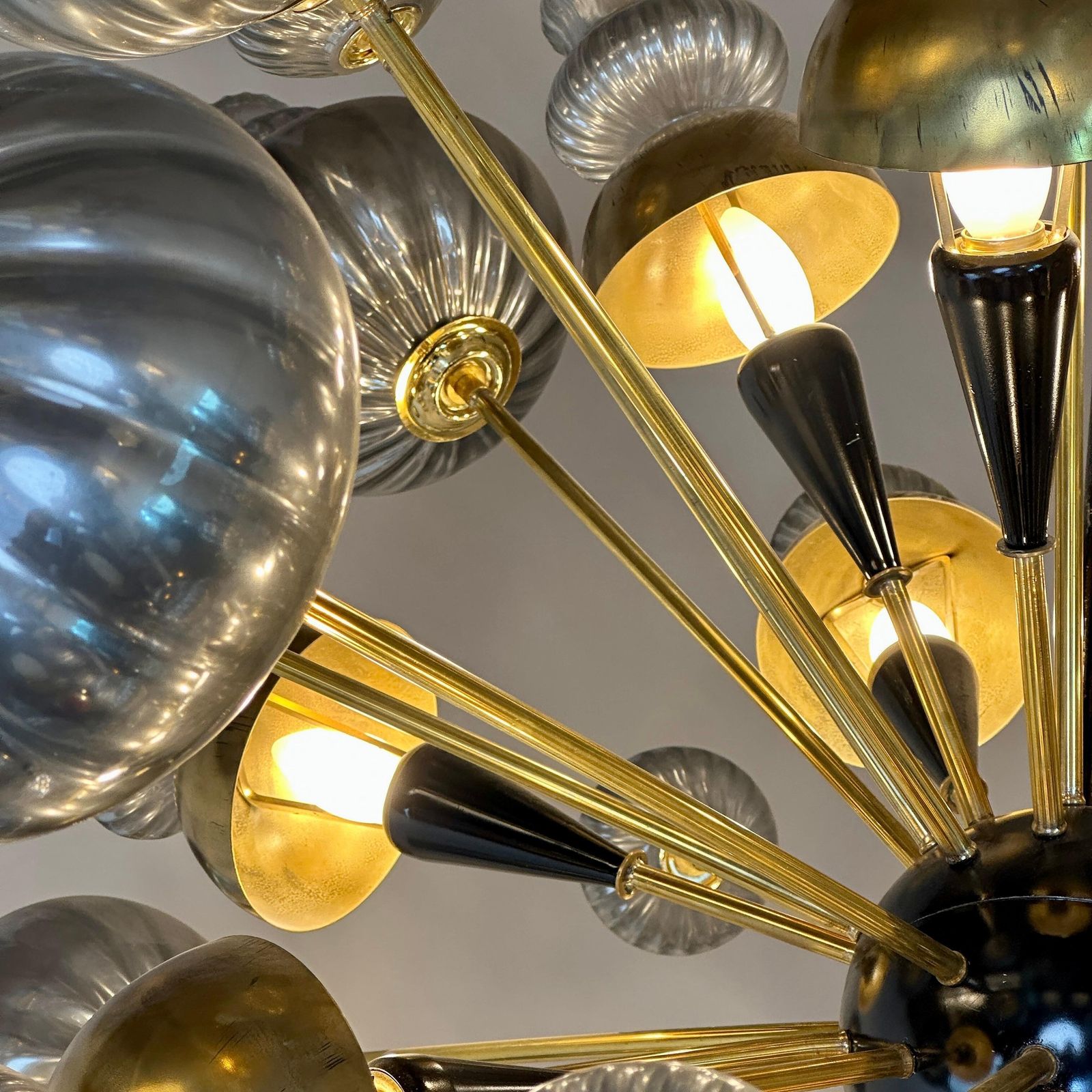 Late 20th Century Silver Blown Murano Glass Elements & Brass Sputnik Chandelier photo vinterior