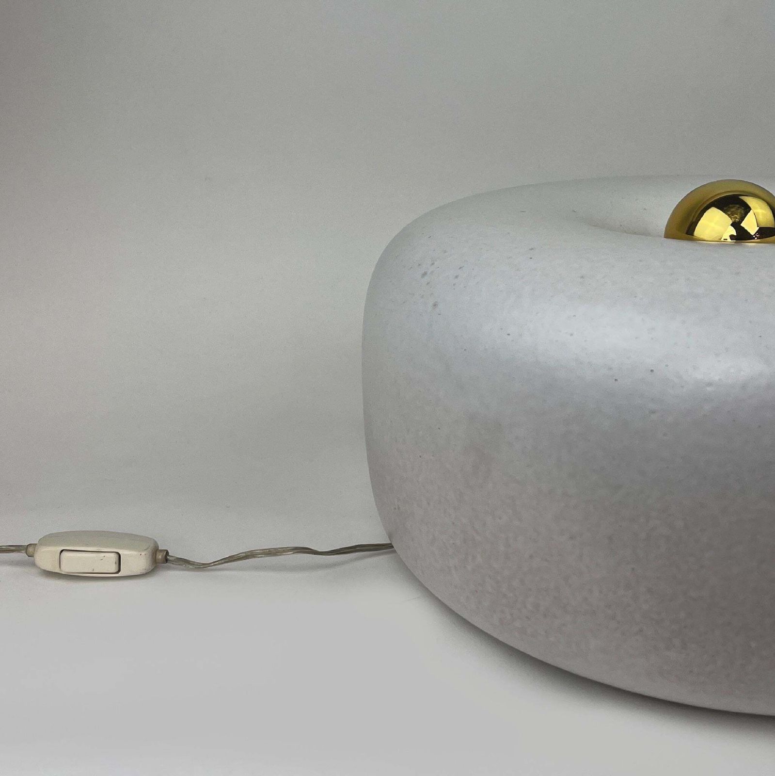 Mid Century Modern White Enameled Stoneware Round Table Lamp By G. Tramonti photo Lighting