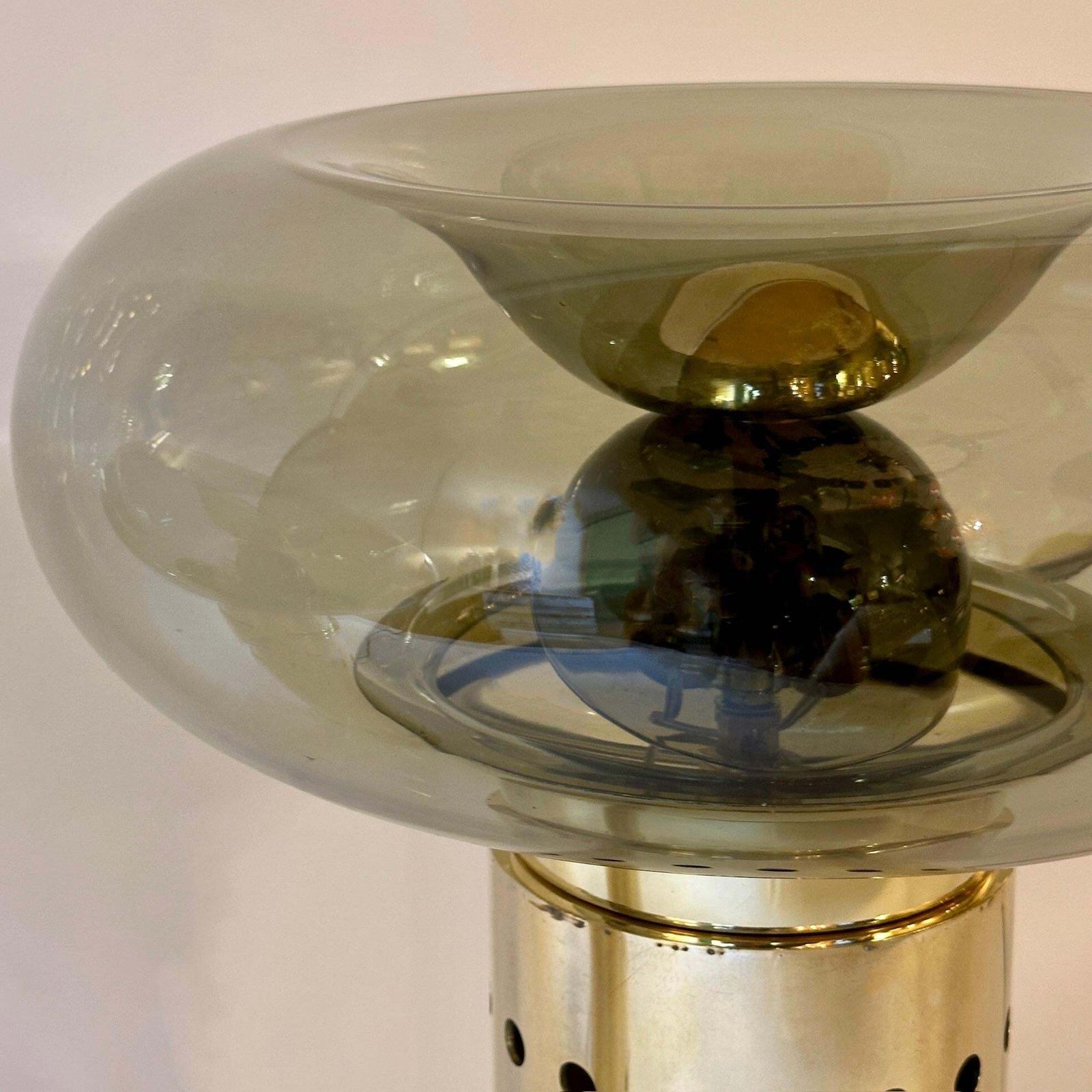 Late 20th Century Pair Of Brass & Smoked Grey Blown Murano Art Glass Table Lamps photo vinterior