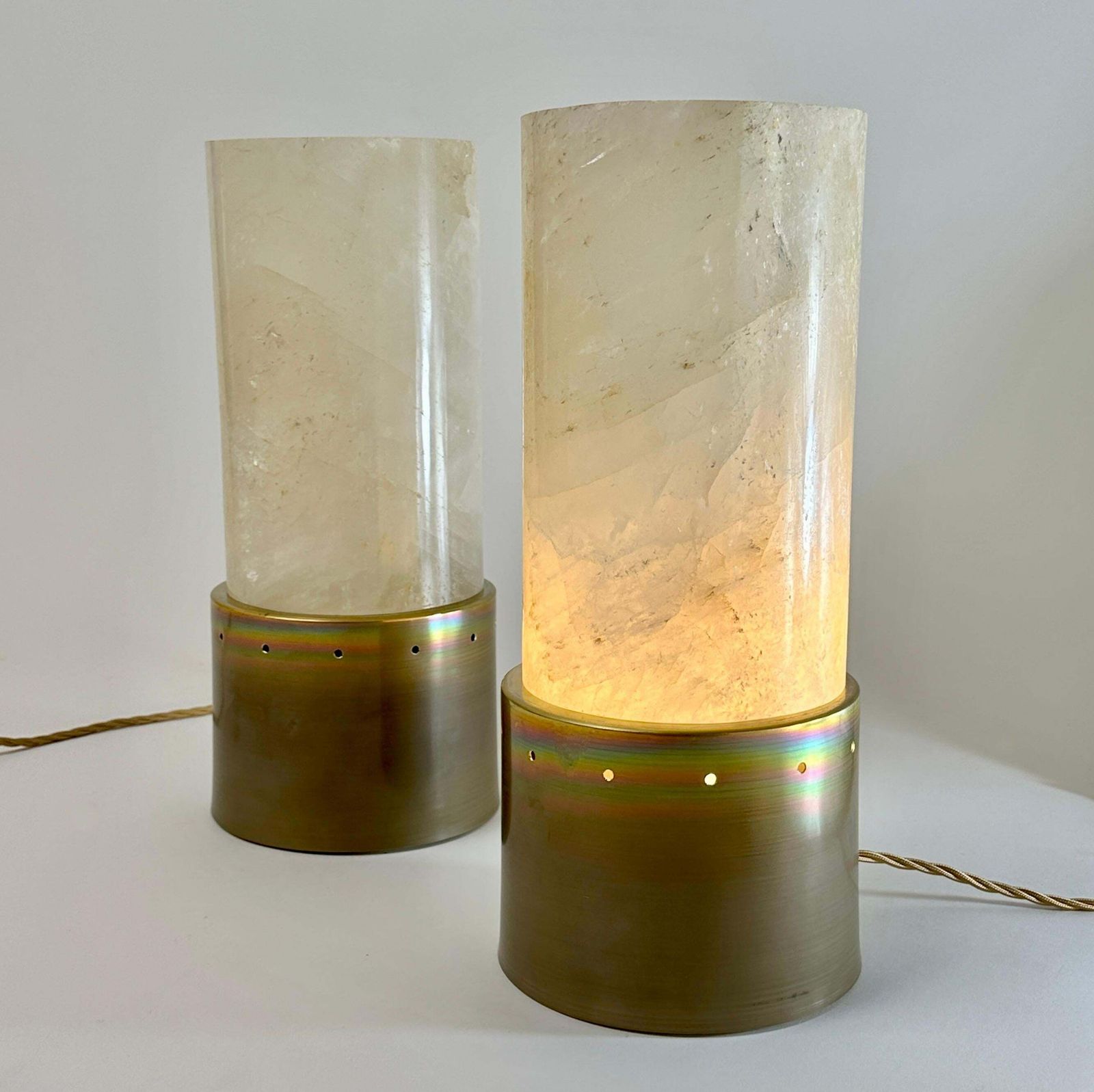Late 20th Century Pair Of Round Brass & White Rock Crystal Stone Table Lamps photo furniture