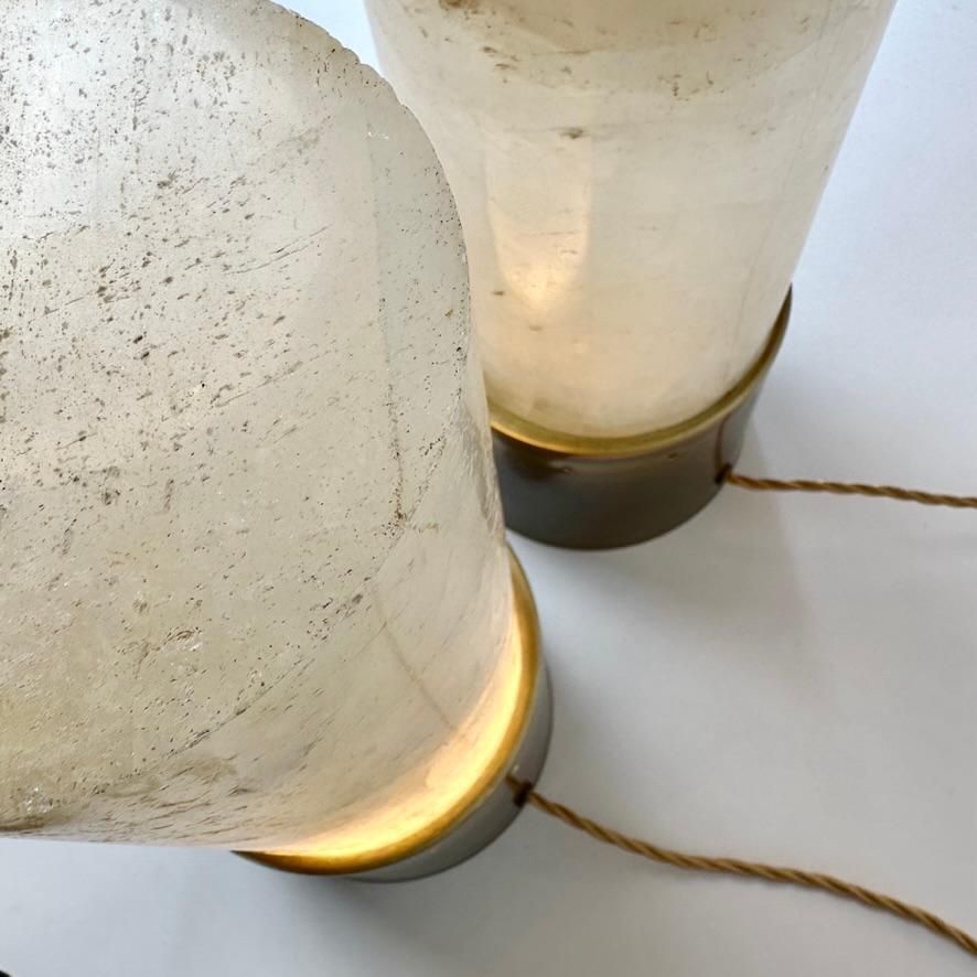 Late 20th Century Pair Of Round Brass & White Rock Crystal Stone Table Lamps photo vinterior