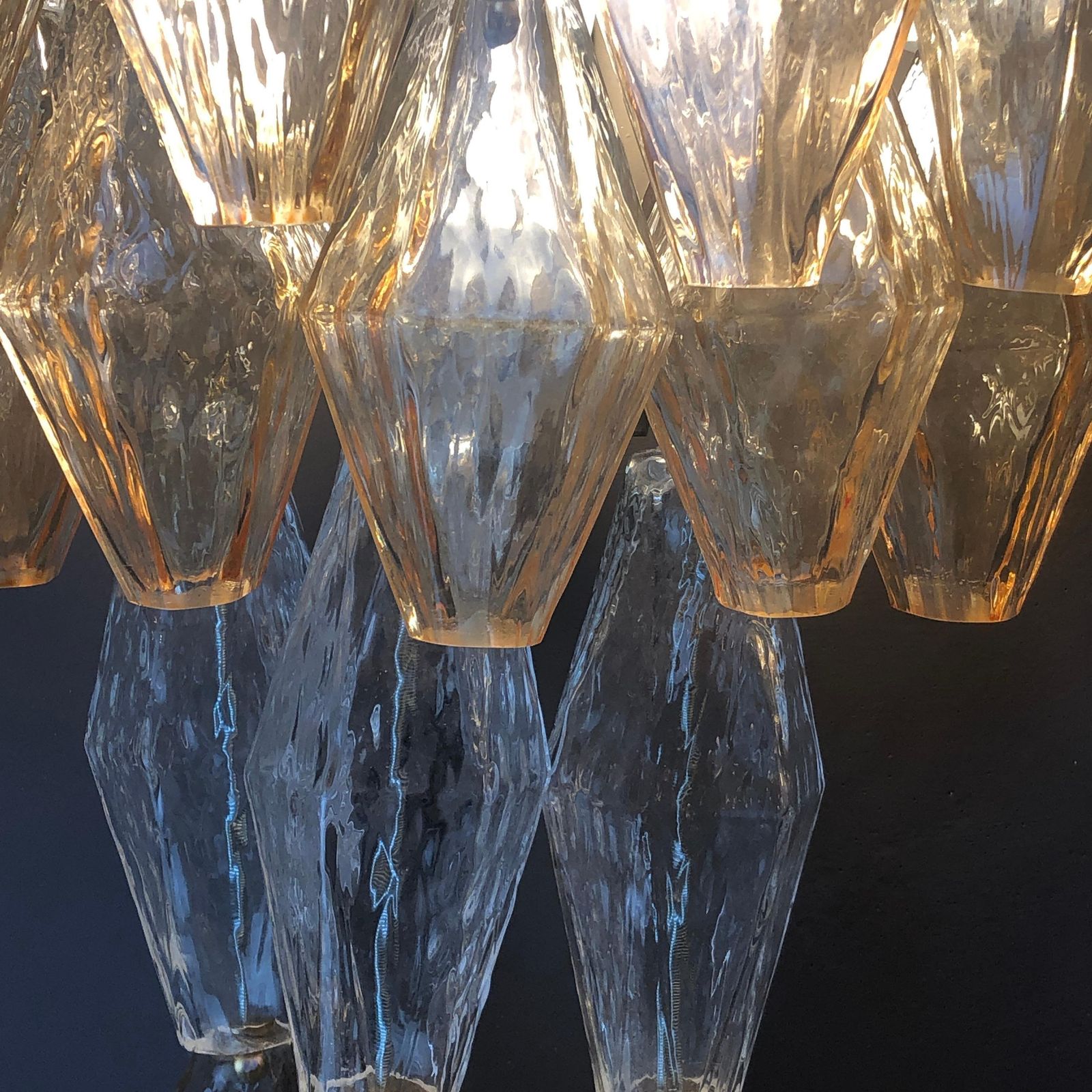 photo vintage Late 20th Century Pair Of Transparent And Amber Polyhedrons Murano Glass Sconces