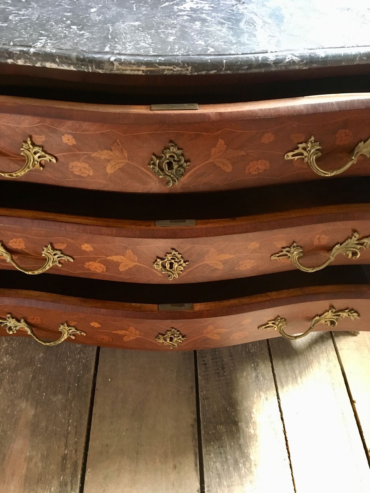 photo vintage Antique 19th Century French Louis XV Marquetry Napoleon III Commode