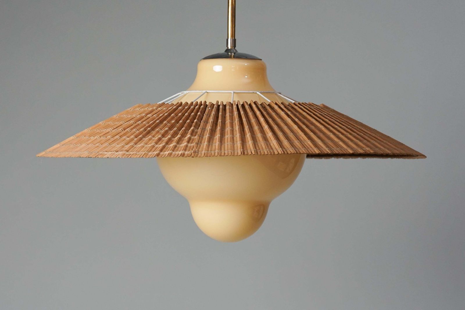 Pendant Model 1092, Paavo Tynell, Taito Oy, 1940s photo 8421.0