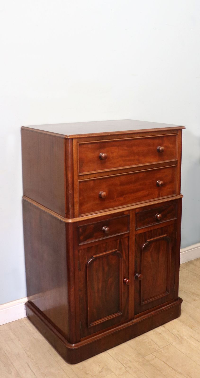 photo furniture Victorian Quality! A Well Made And Wonderfully Practical Mahogany Side Cabinet.