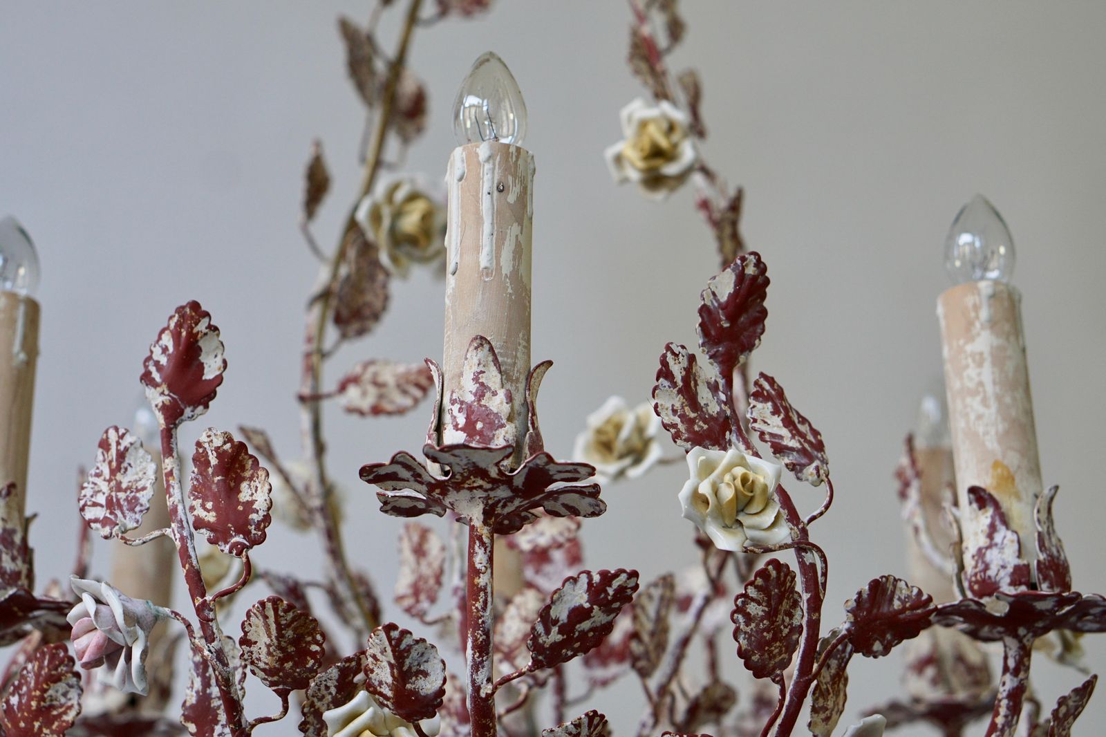 Lighting Italian Tôle Chandelier With Porcelain Flowers, 1960s photo