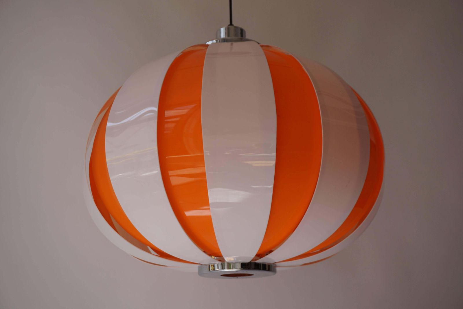 Plastic Slats Pendant Lamp photo furniture