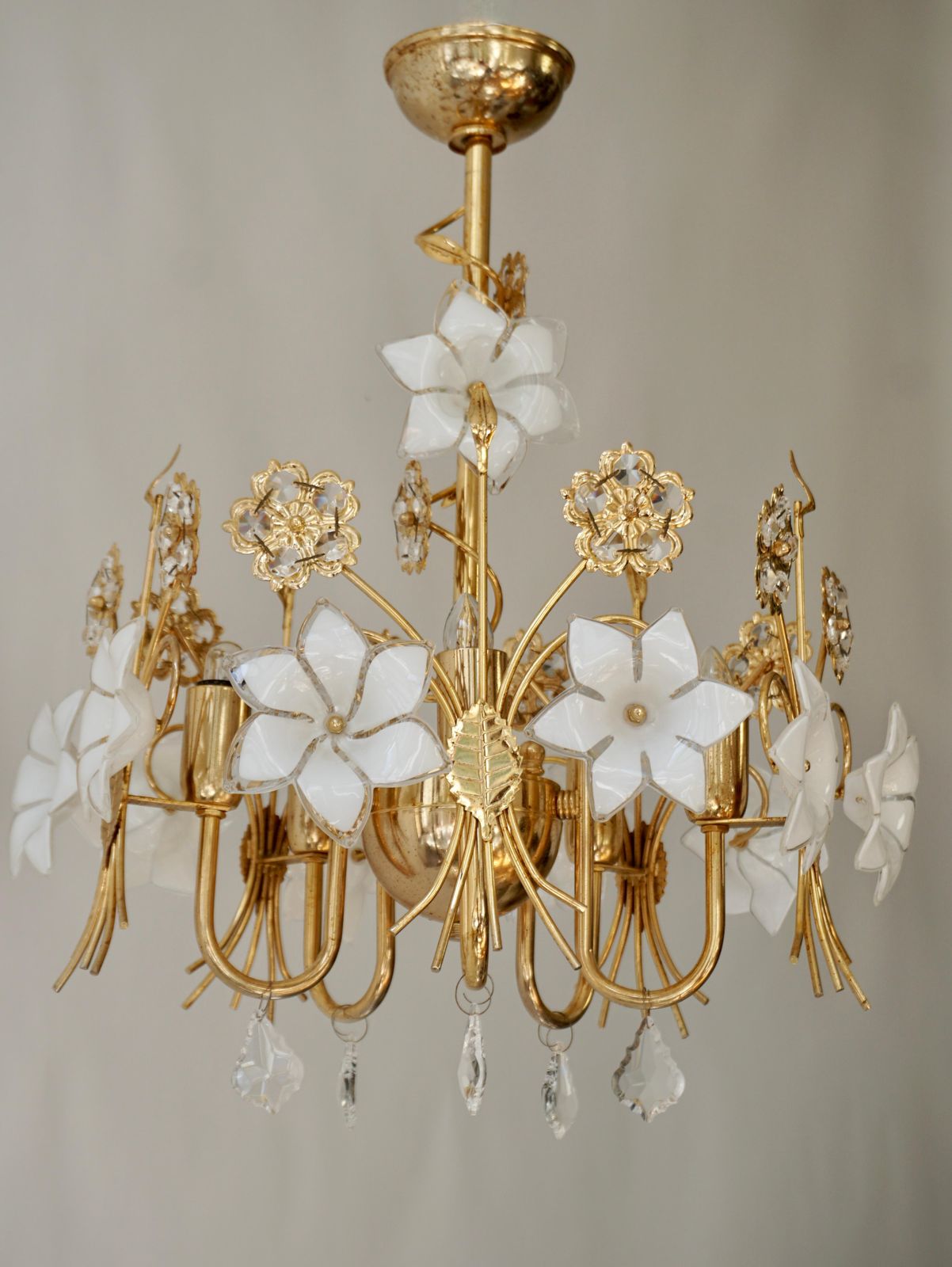 Murano Glass And Crystal Chandelier With White Flowers photo buy