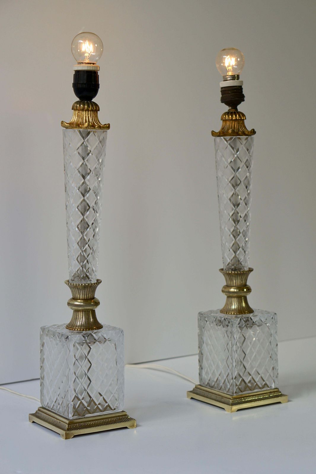Elegant Italian Pair Of Doré Bronze Cut Crystal Ormolu Column Neoclassical Lamps photo buy