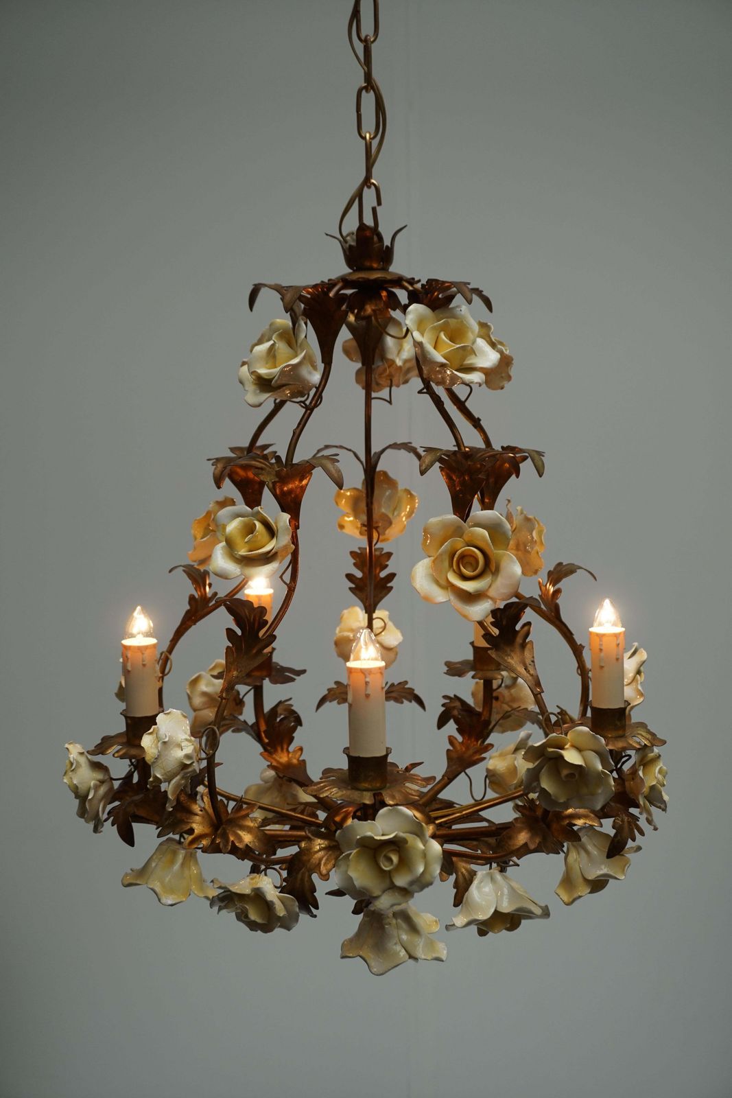 photo vinterior Italian Brass Tole Chandelier With Yellow Porcelain Flowers