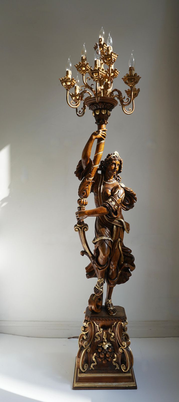 Italian Gilded Wood Venetian Figural Torchère Candelabra Floor Lamp photo 8916.0