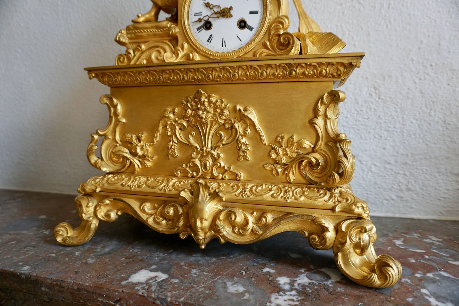 Very Fine And Elegant Fire, Gilt Bronze Mantle Clock In The Romantic Taste photo vintage