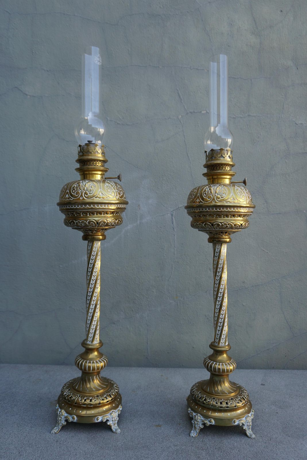 Pair Of Antique Victorian Reeded Column Brass Oil Lamps photo furniture