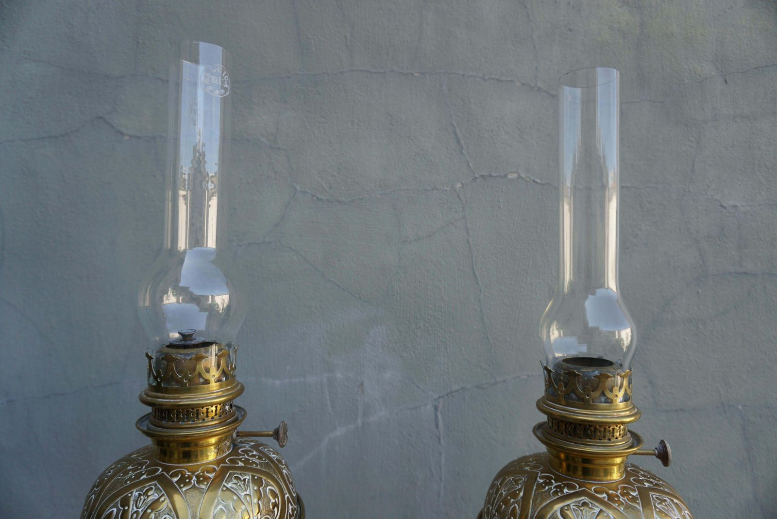 Pair Of Antique Victorian Reeded Column Brass Oil Lamps photo Lighting